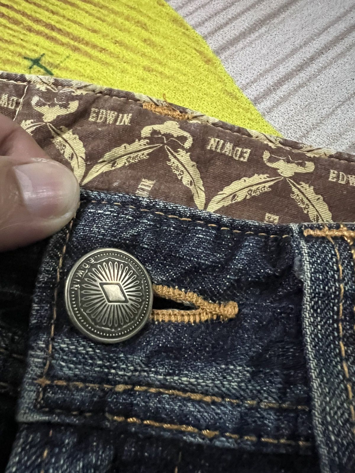 Edwin 💥Flare💥Vintage Edwin XVS Buffalo Head Distress Jean Size US 30 / EU 46 - 14 Thumbnail