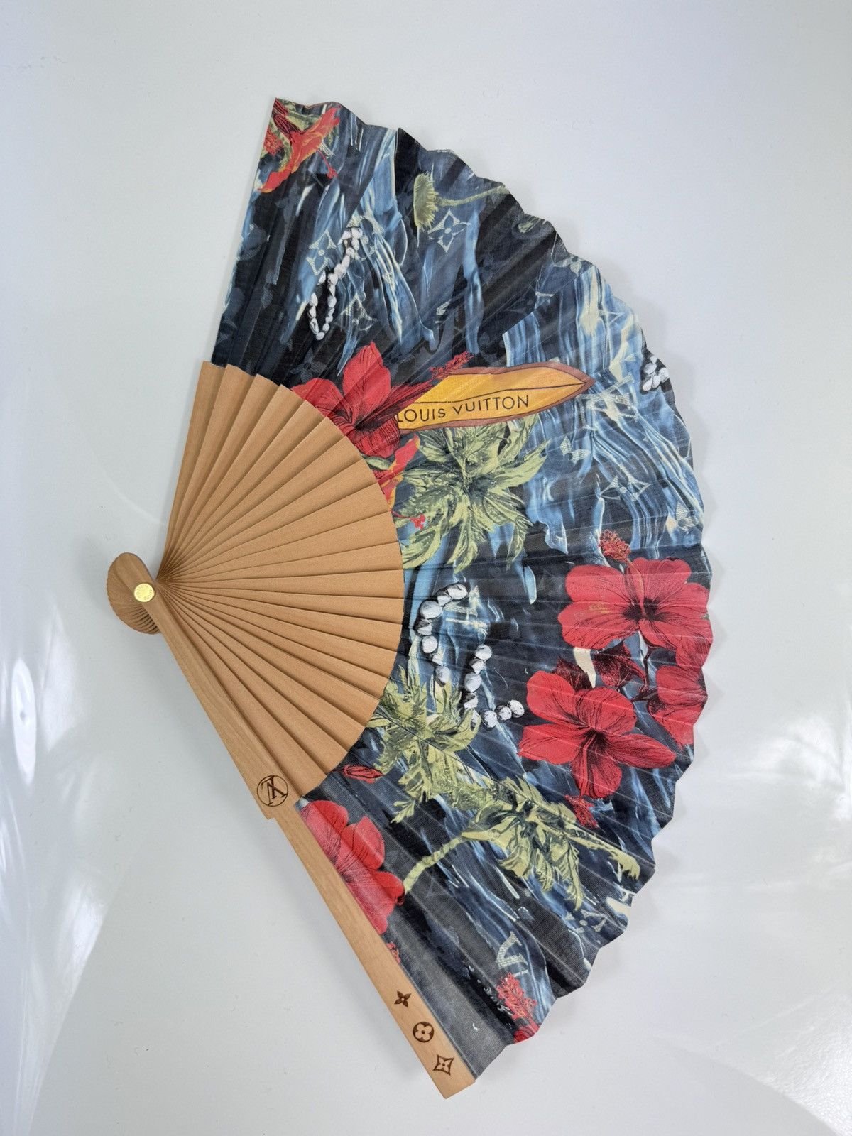Louis Vuitton PHARRELL WILLIAMS MONOGRAM RESORT PRINT FOLDING HAND FAN Size ONE SIZE - 1 Thumbnail