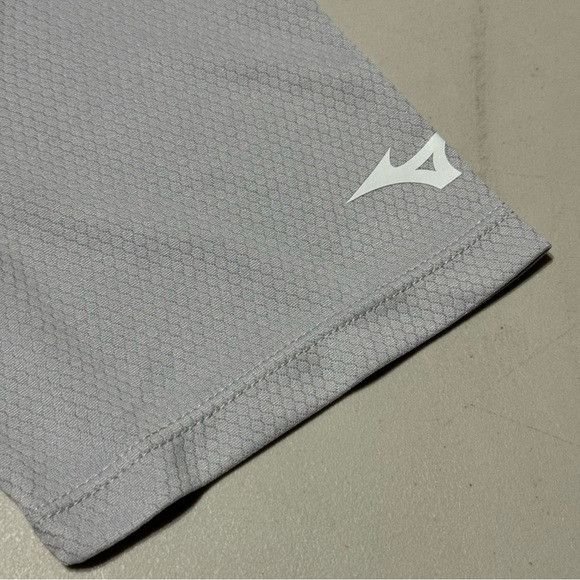Mizuno NWT WOMEN’S MIZUNO CREW NECK JERSEY GRAY-WHITE T-SHIRT SZ XS Size XS / US 0-2 / IT 36-38 - 4 Thumbnail