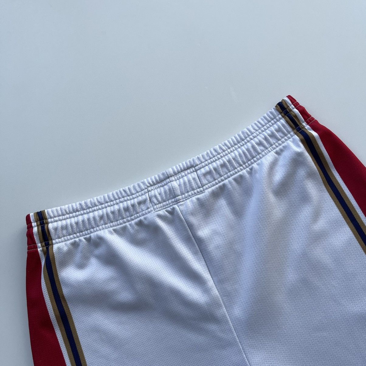 Champion × NBA × Vintage Champion Cavs Cavaliers Cleveland 90’s NBA Shorts Vintage Size US 34 / EU 50 - 7 Thumbnail