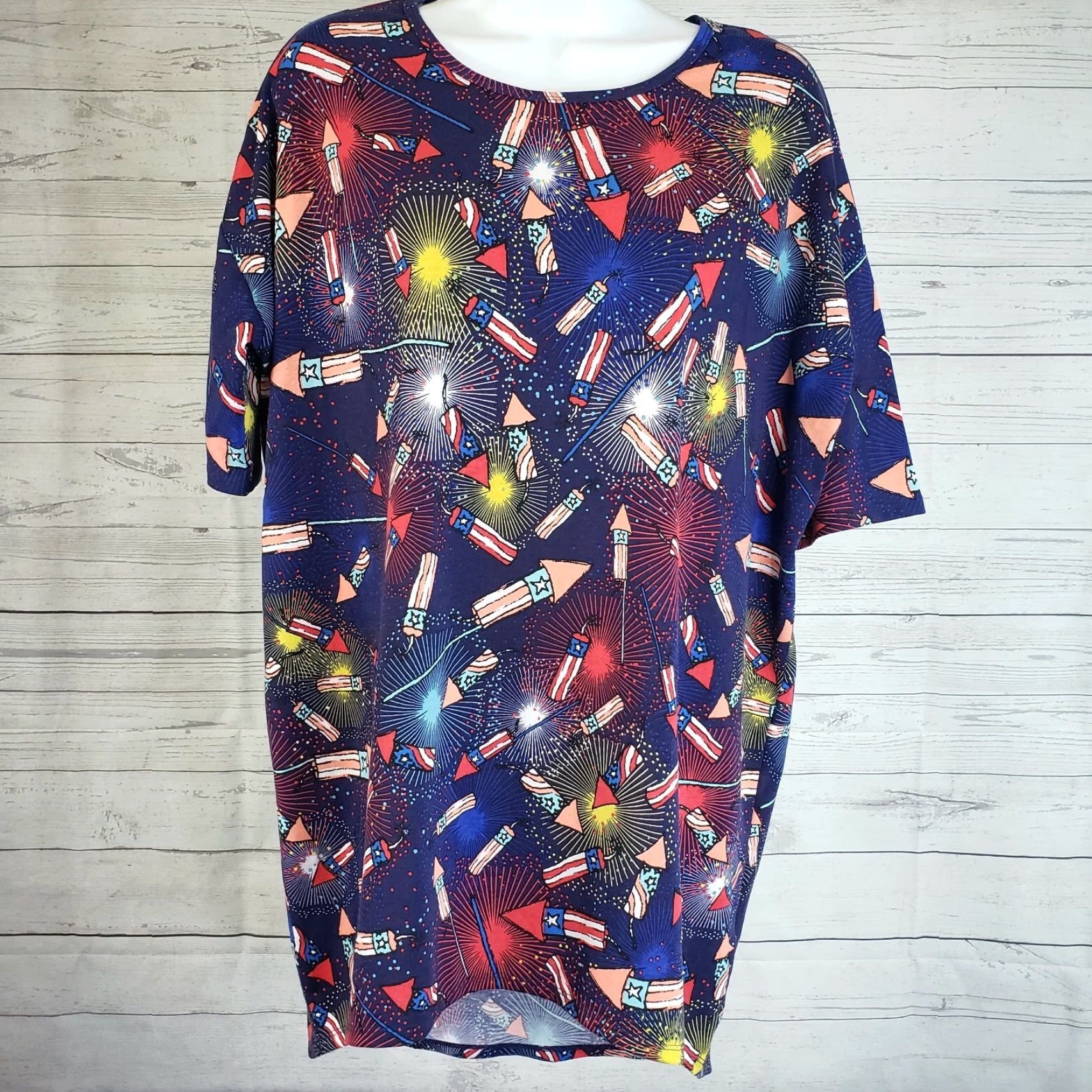 Vintage LuLaRoe Womens Irma Top Sz Small Fireworks Blue Red Shirt T-Shirt Crew Neck Short Sleeve Size S / US 4 / IT 40 - 2 Thumbnail
