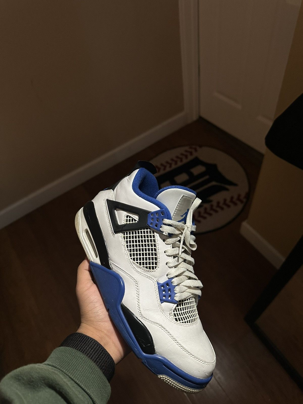 cargos with jordan 4