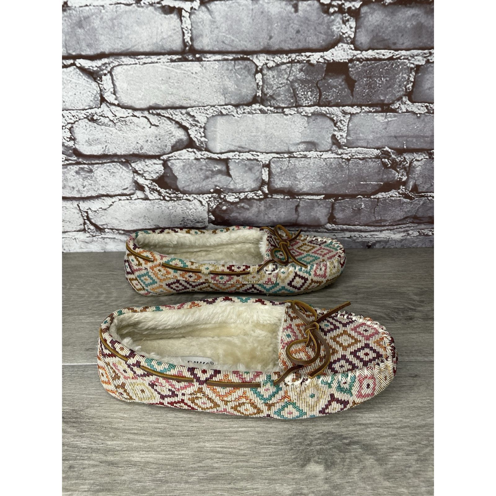 Minnetonka Minnetonka Sally Moccasins Cream Aztec Southwest Faux Fur Li Size US 10 / IT 40 - 13 Thumbnail