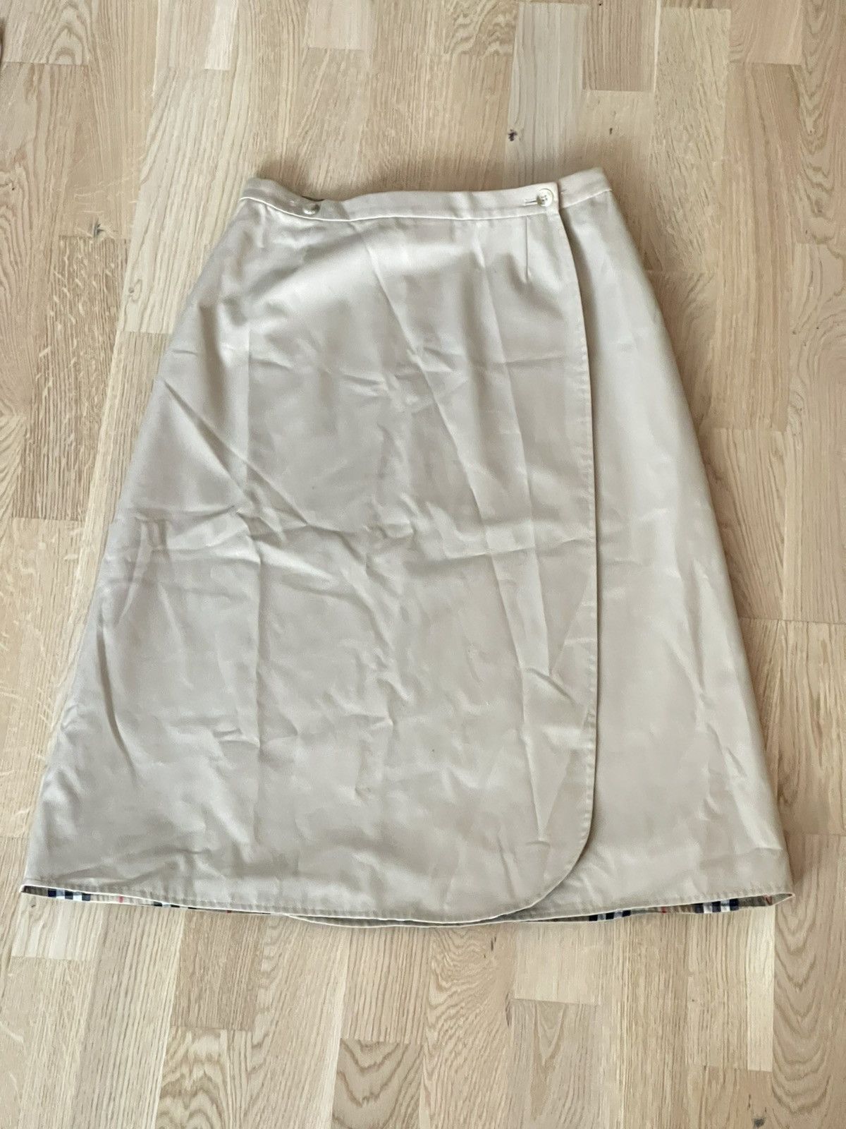 Burberry Vintage Burberry Skirt Check Lining Size 27" / US 4 / IT 40 - 2 Thumbnail