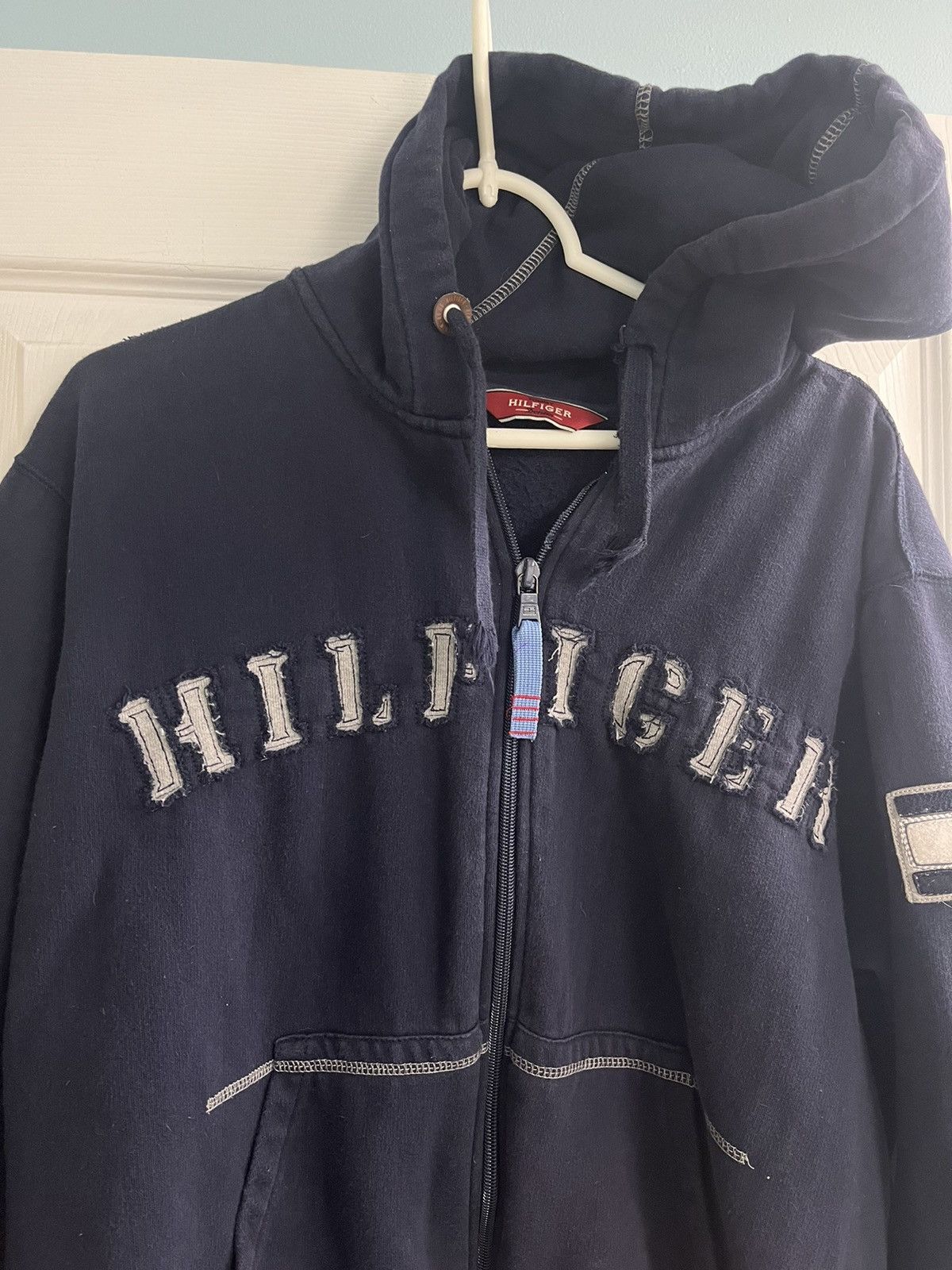 Tommy Hilfiger Vintage Tommy Hilfiger Distressed Hilfiger Navy Blue Zip Up Size US M / EU 48-50 / 2 - 2 Thumbnail