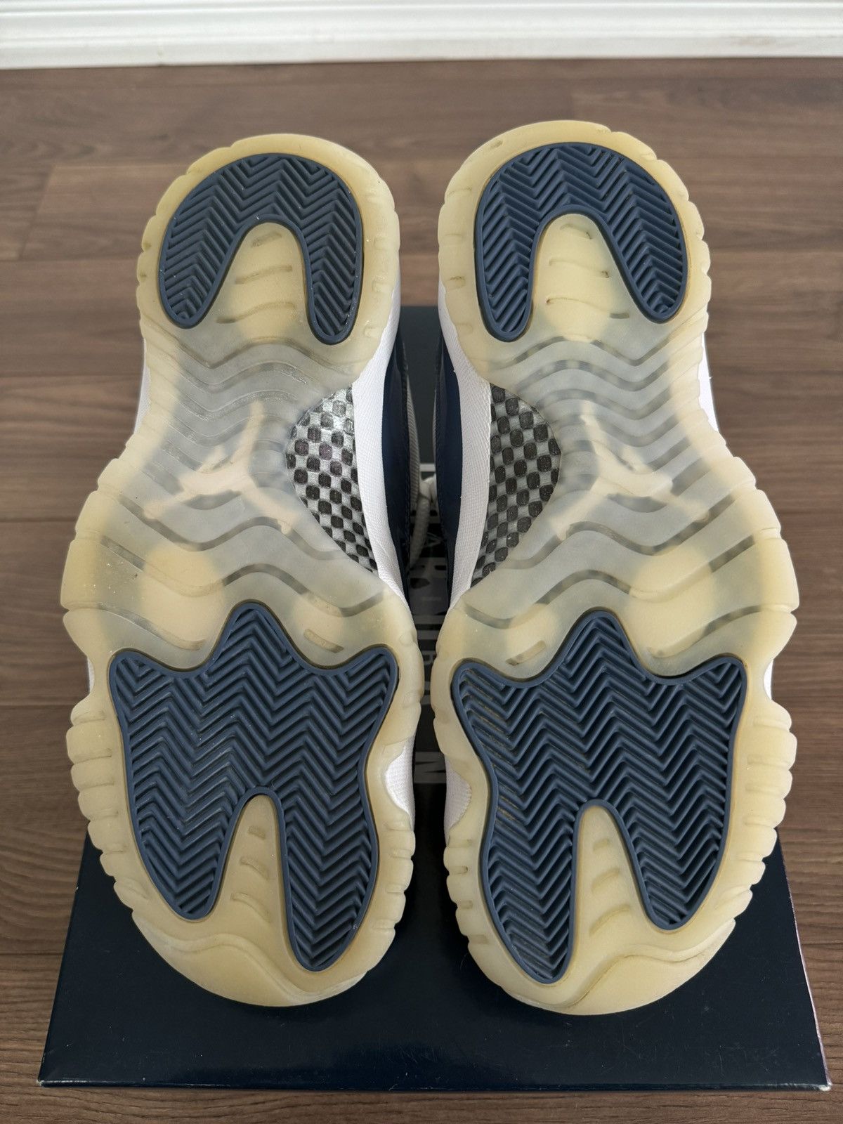 Jordan Brand Jordan 11 Retro Low Diffused Blue Size US 8 / EU 41 - 10 Thumbnail