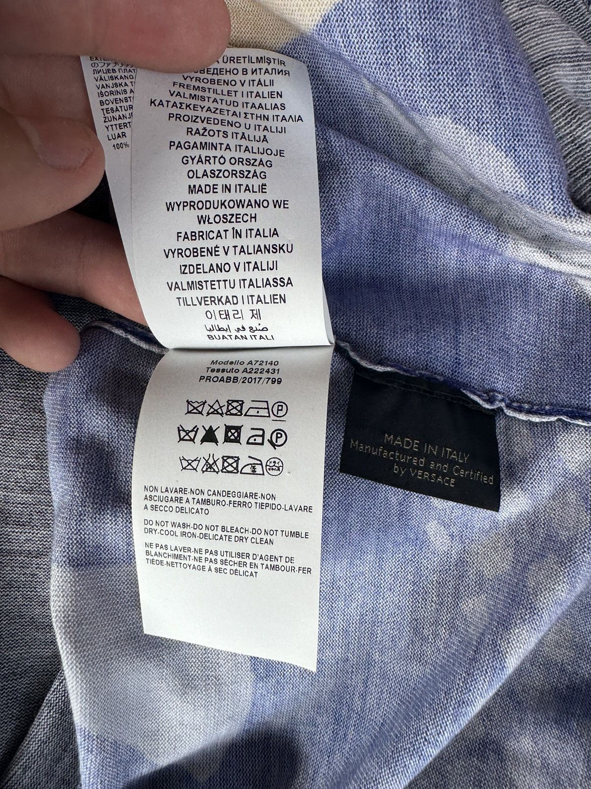 Versace VERSACE WOOL SWEATER with ANTIQUE PRINT size 52 Size US L / EU 52-54 / 3 - 10 Thumbnail