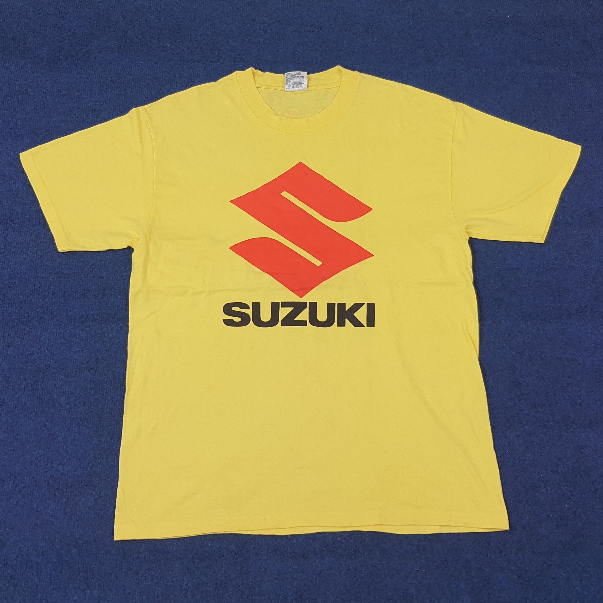 Japanese Brand Vintage SUZUKI Japan Motorsports Brand Tshirt C239N26 Size US L / EU 52-54 / 3 - 1 Thumbnail