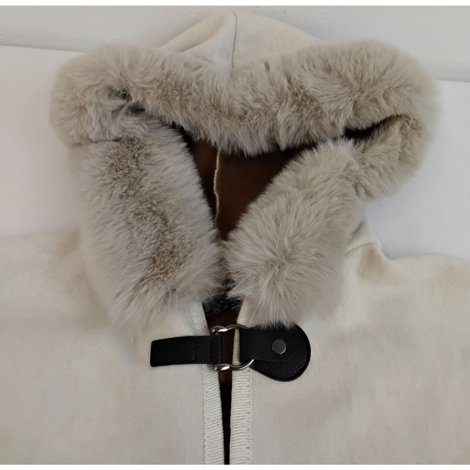 Rachel Zoe Rachel Zoe Poncho Women's One Size Beige/Ivory Faux Fur NWT Size L / US 10 / IT 46 - 7 Thumbnail