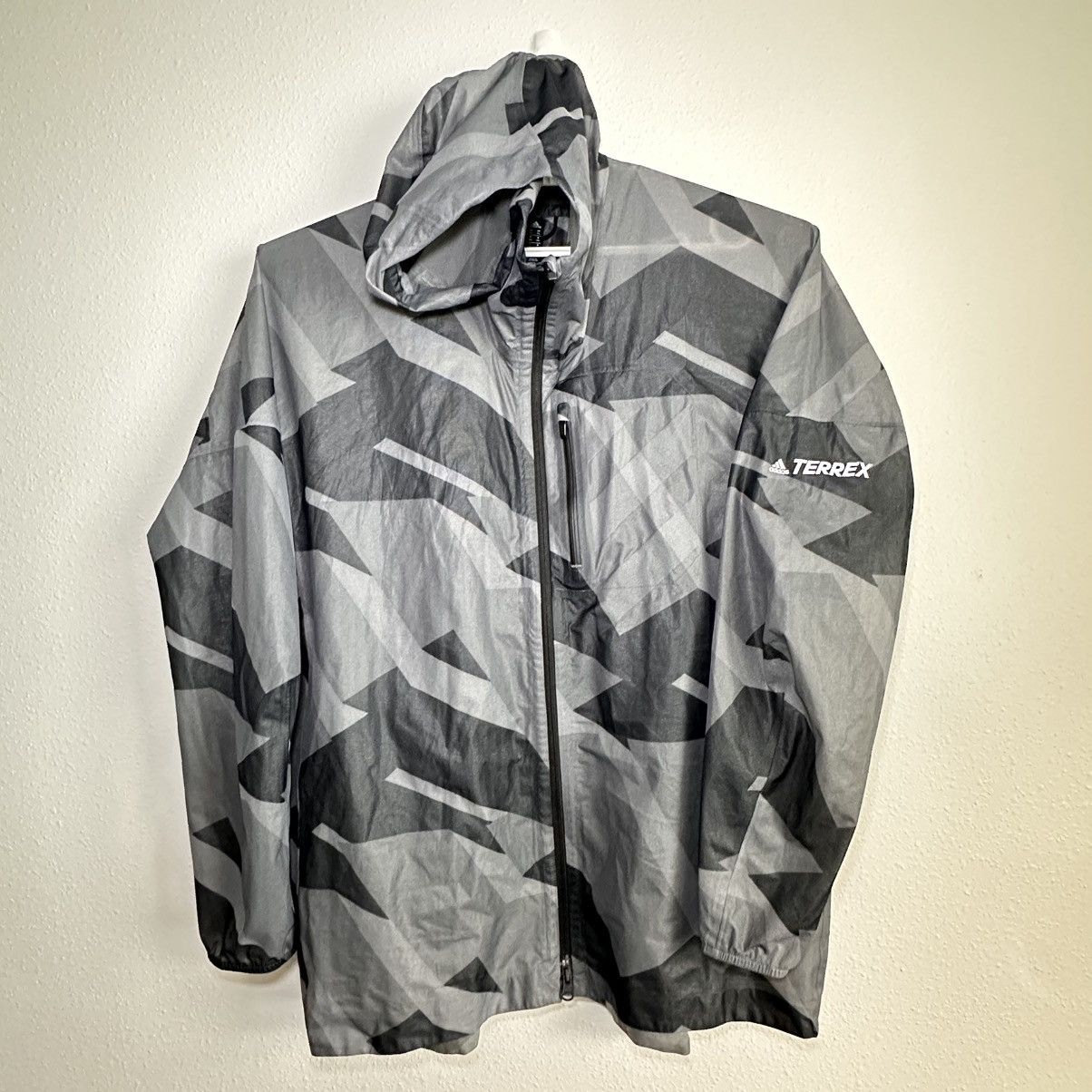 Adidas Adidas Terrex Rain Jacket Men’s 2XL Hooded Running Jacket Size US XXL / EU 58 / 5 - 1 Thumbnail