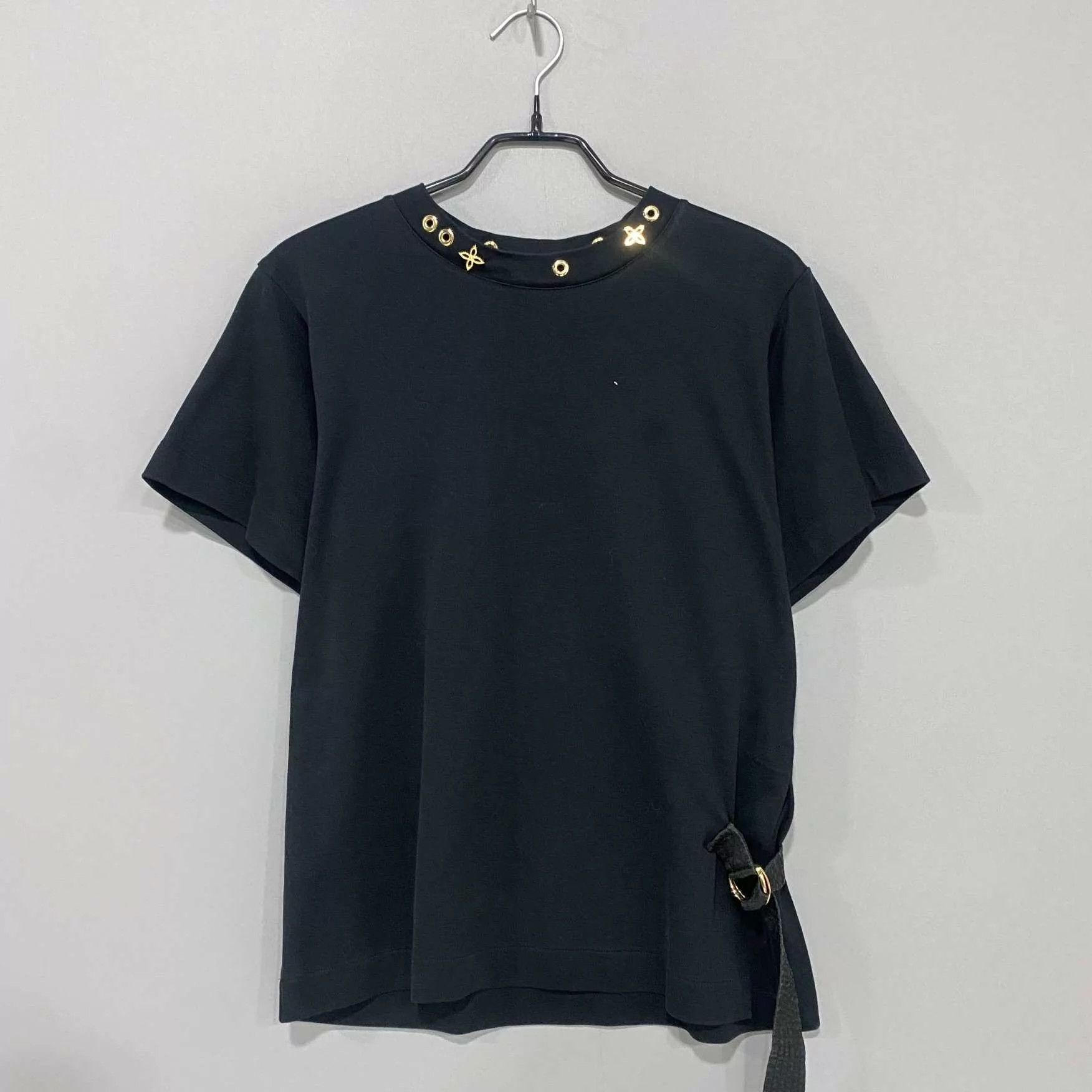 Louis Vuitton LV neck metal logo short-sleeve tee S Size S / US 4 / IT 40 - 1 Thumbnail
