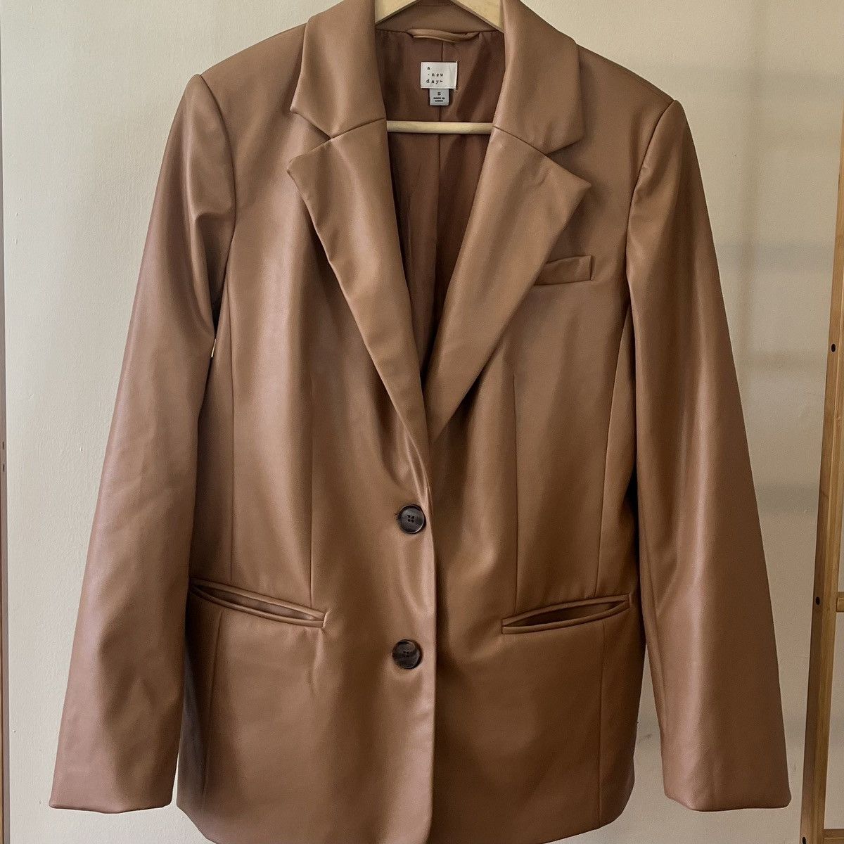 Target Basics Women’s Brown Tan Faux Leather Jacket Blazer Size Small Size S / US 4 / IT 40 - 2 Thumbnail