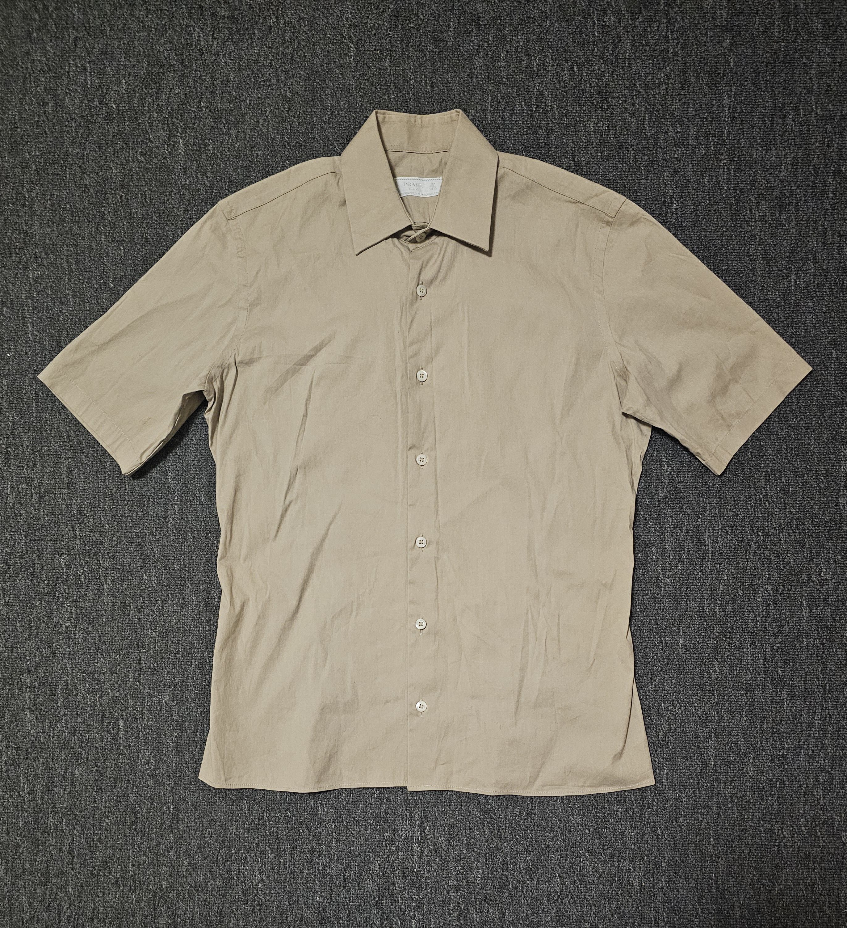Prada Prada khaki short-sleeved shirt size 37/S Size US S / EU 44-46 / 1 - 1 Thumbnail