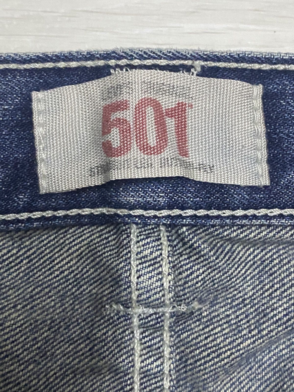 Levi's Vintage Levis 501 Distressed Loose Jeans Size US 33 - 15 Thumbnail
