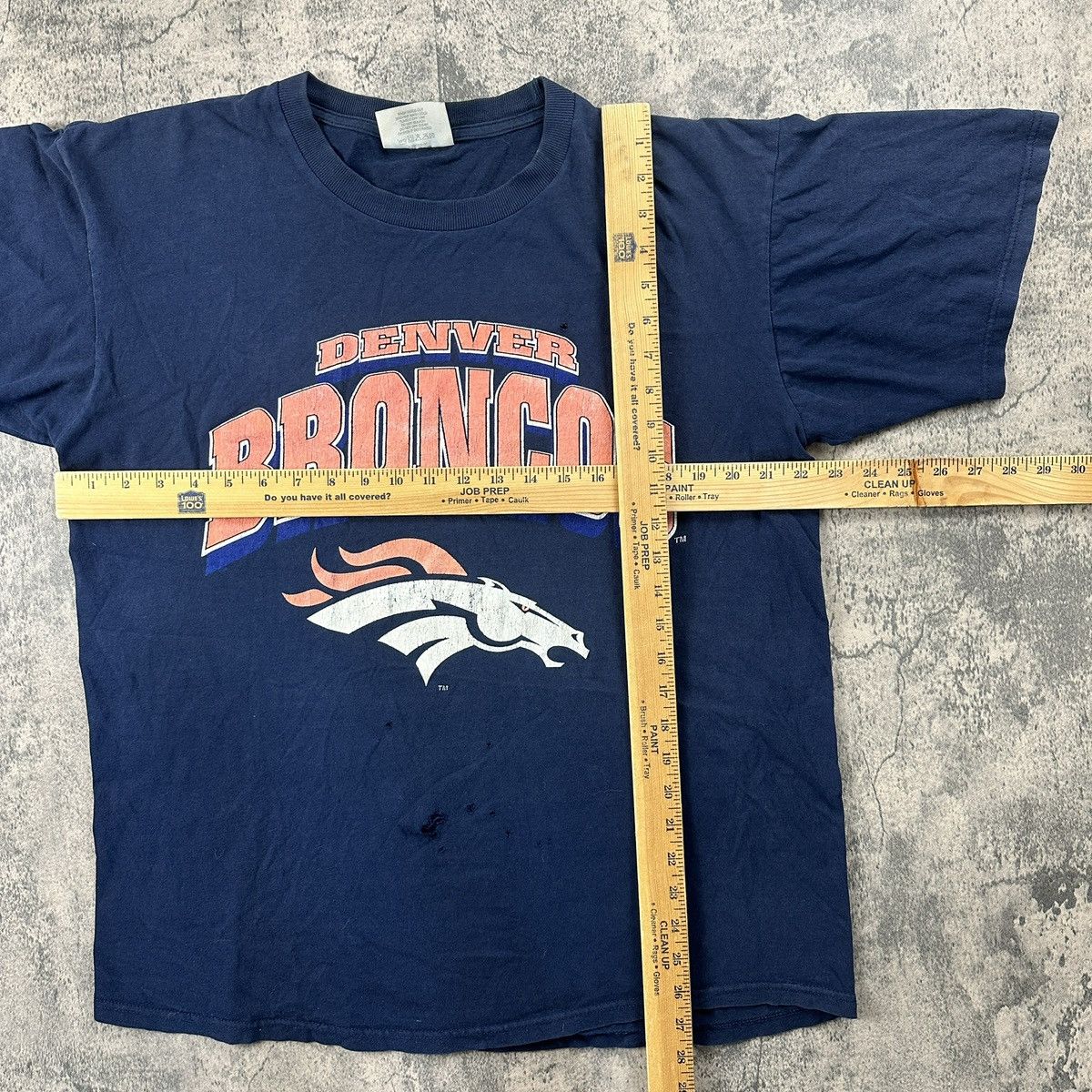 CSA × Vintage Vintage Distressed Denver Broncos T Shirt Size US L / EU 52-54 / 3 - 6 Thumbnail