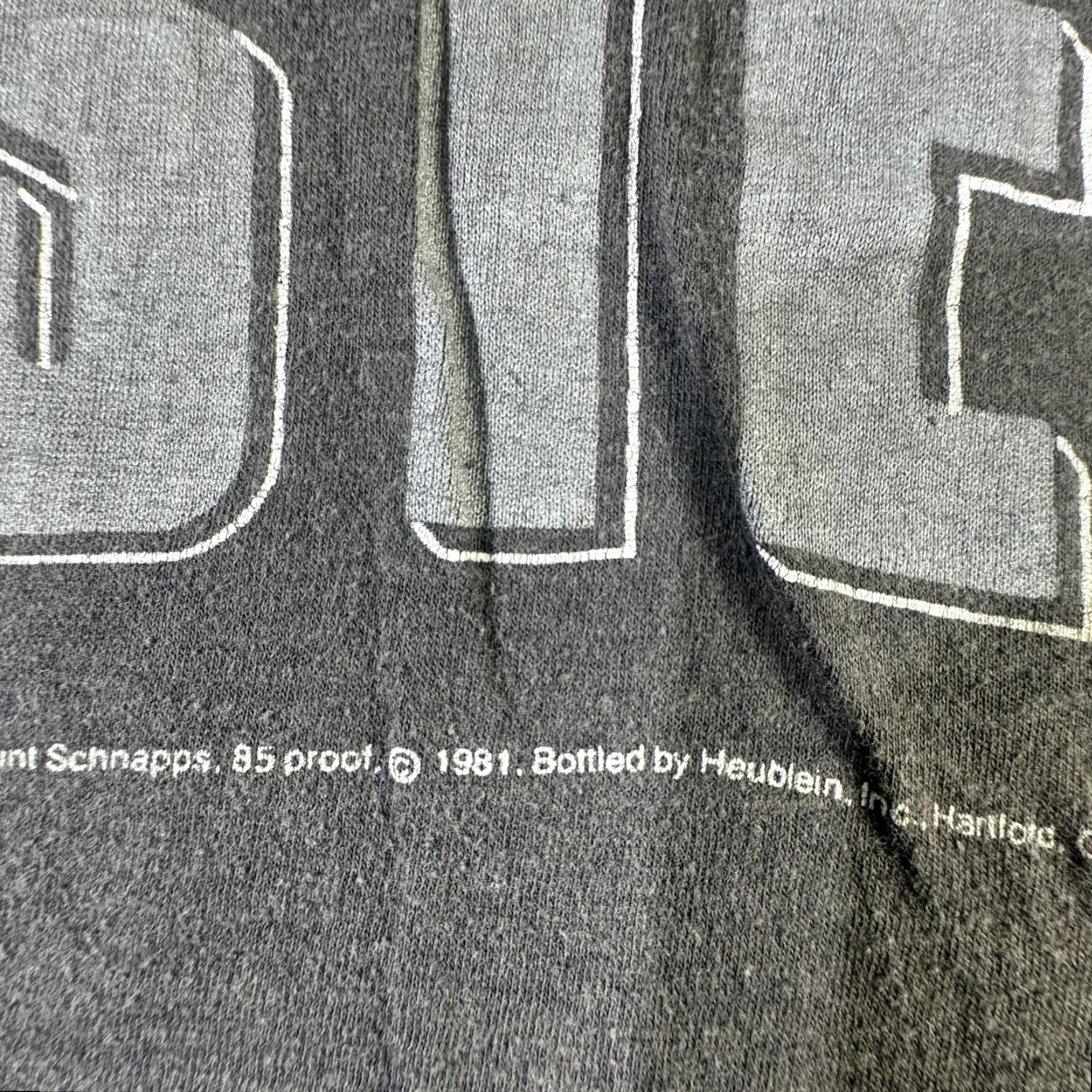 Vintage VINTAGE Heublein Steel T-Shirt Men’s Medium 80s Authentic Gray Graphic Print Sleeveless Liquor Promo Size US L / EU 52-54 / 3 - 3 Thumbnail
