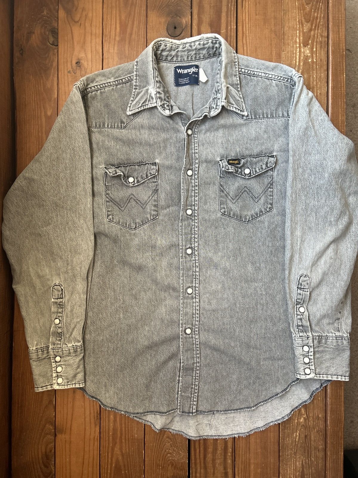 Vintage × Wrangler Vintage 80s Wrangler Black Faded Distressed Pearl Snap Shirt Size US L / EU 52-54 / 3 - 1 Thumbnail