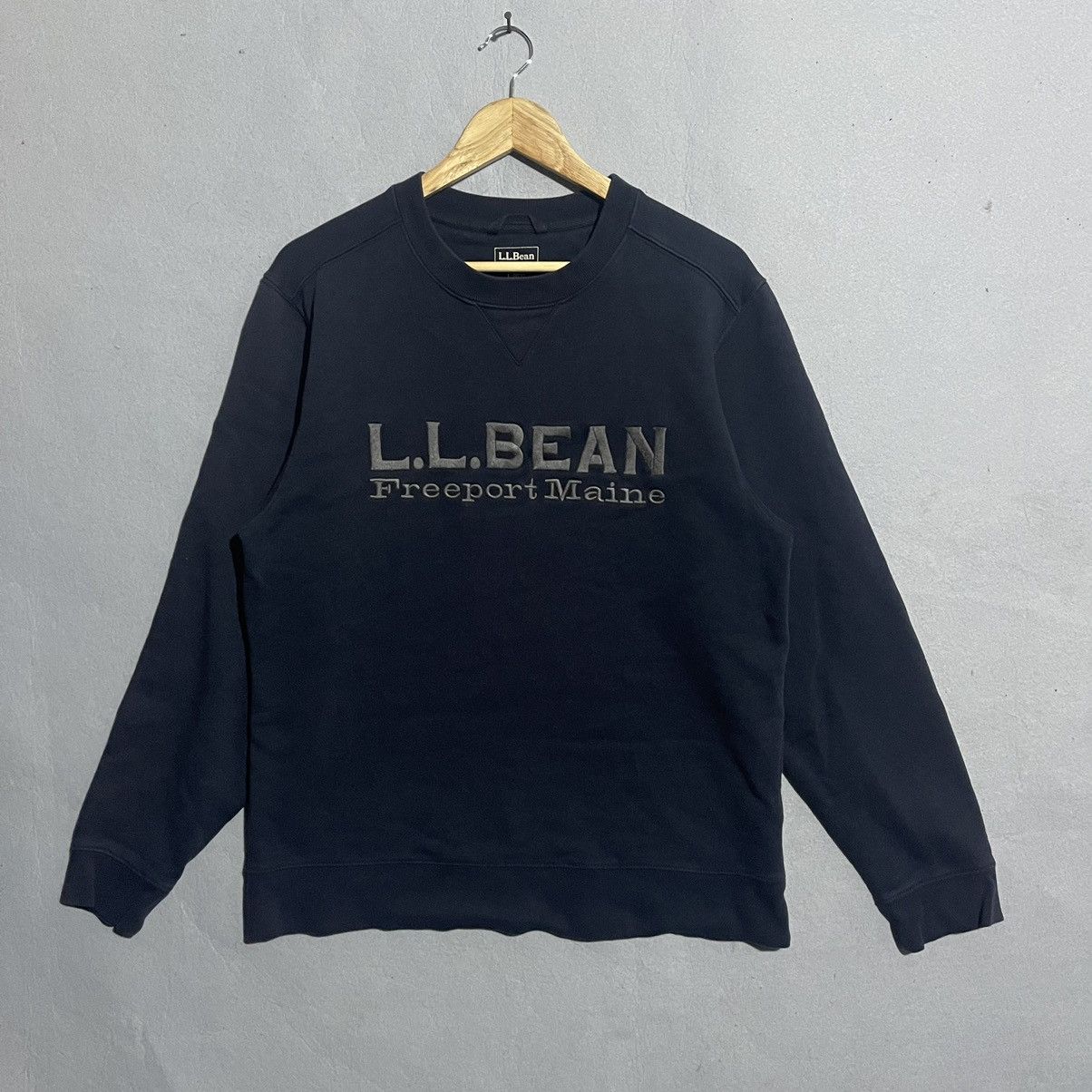 L.L. Bean Vintage L.L. Bean Navy Logo Sweatshirt Size US L / EU 52-54 / 3 - 1 Thumbnail
