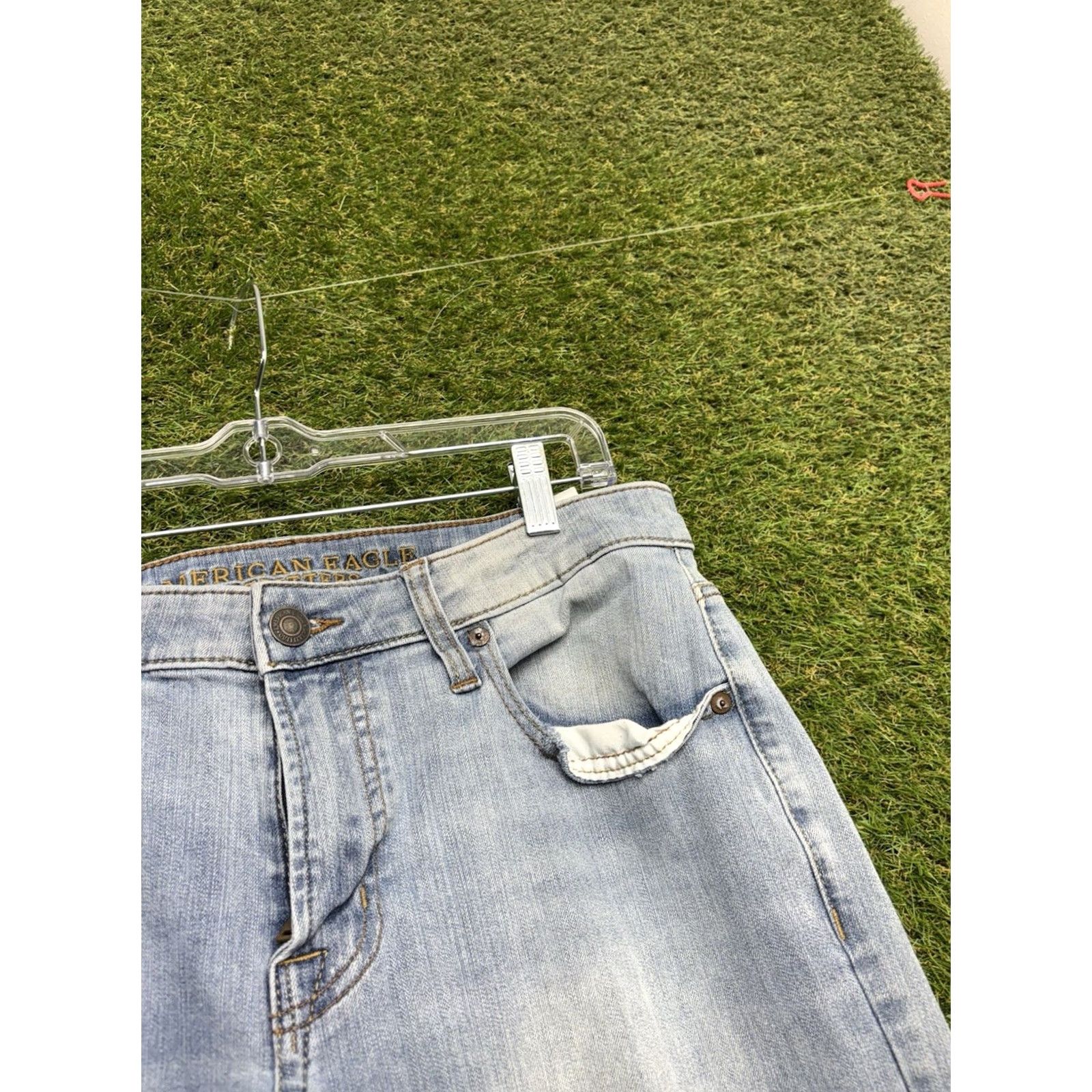 American Eagle Outfitters American Eagle Outfitters Jeans Slim 32x32 Light Wash Denim 5-Pocket Belt Loops Men’s Slim Straight Jeans Blue Size US 32 / EU 48 - 2 Thumbnail