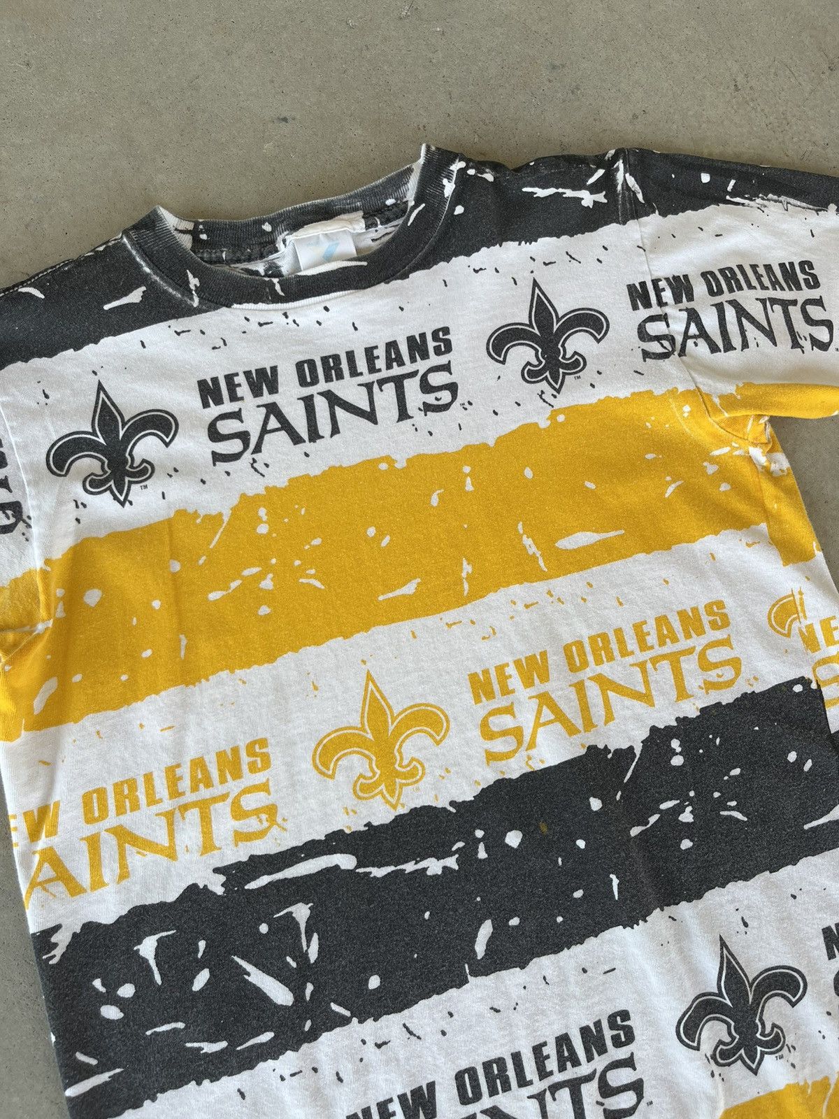 NFL Vintage 90’s New Orleans Saints NFL AOP T-Shirt Size US S / EU 44-46 / 1 - 3 Thumbnail