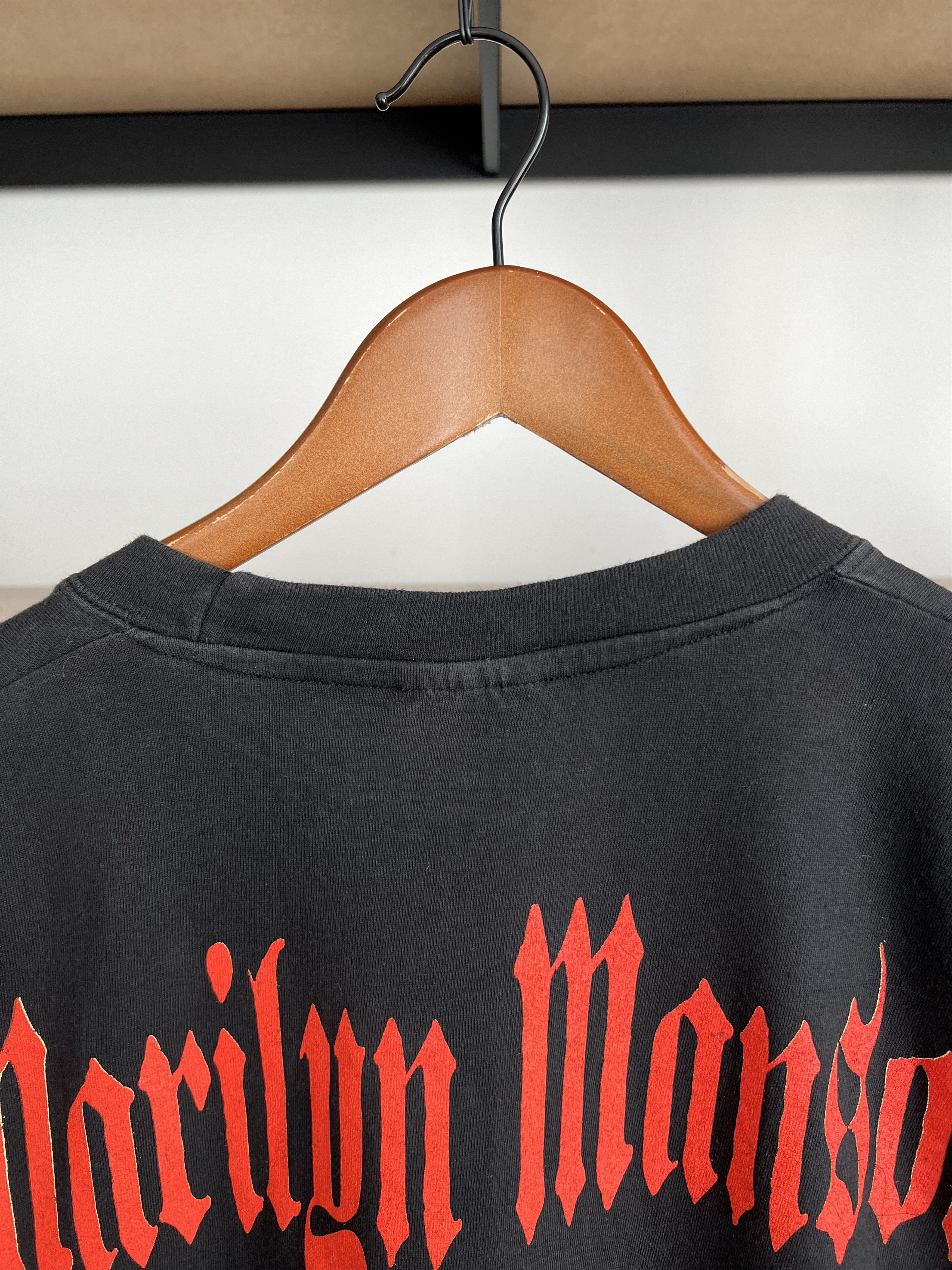 Band Tees Vintage 90s Marilyn Manson Rock Band Black T-shirt Size US L / EU 52-54 / 3 - 19 Thumbnail