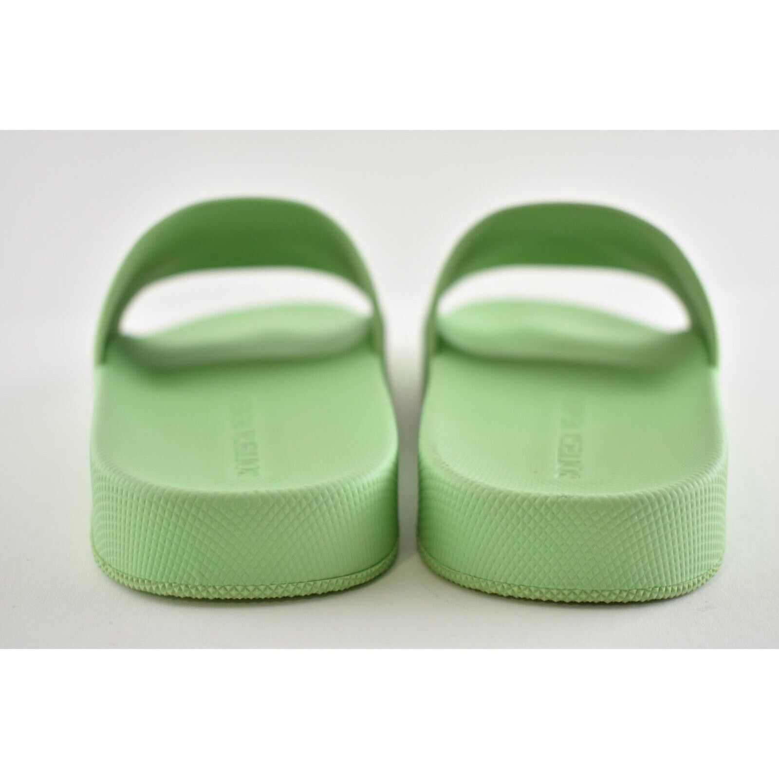 Bottega Veneta Bottega Veneta Slider Pistachio Green Quilted Rubber Pool Size US 8 / IT 38 - 12 Thumbnail