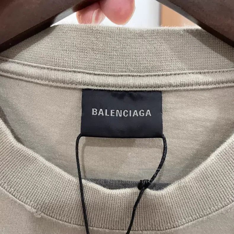 Balenciaga Balenciaga Round Neck Letter Appliqué Short Sleeve Size US L / EU 52-54 / 3 - 7 Thumbnail