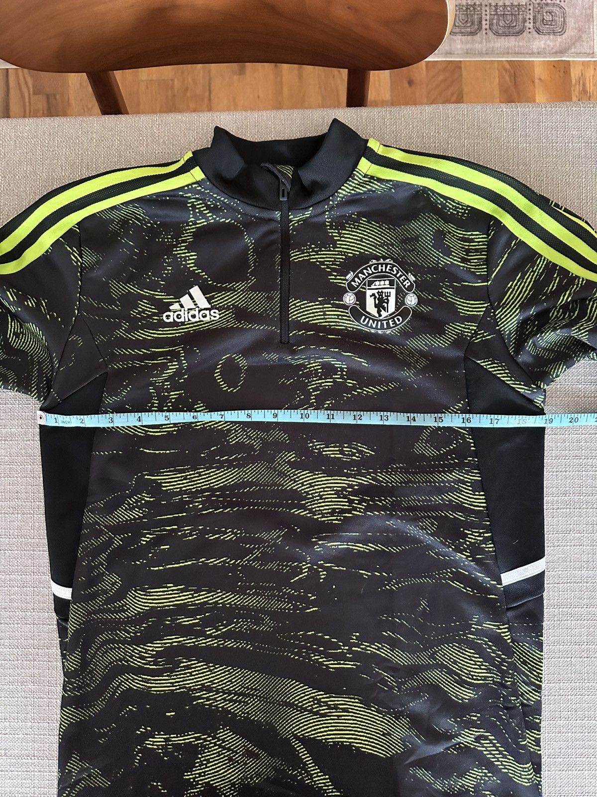 Adidas Manchester United Training Top (Adidas, 2022/23) Size US S / EU 44-46 / 1 - 4 Thumbnail