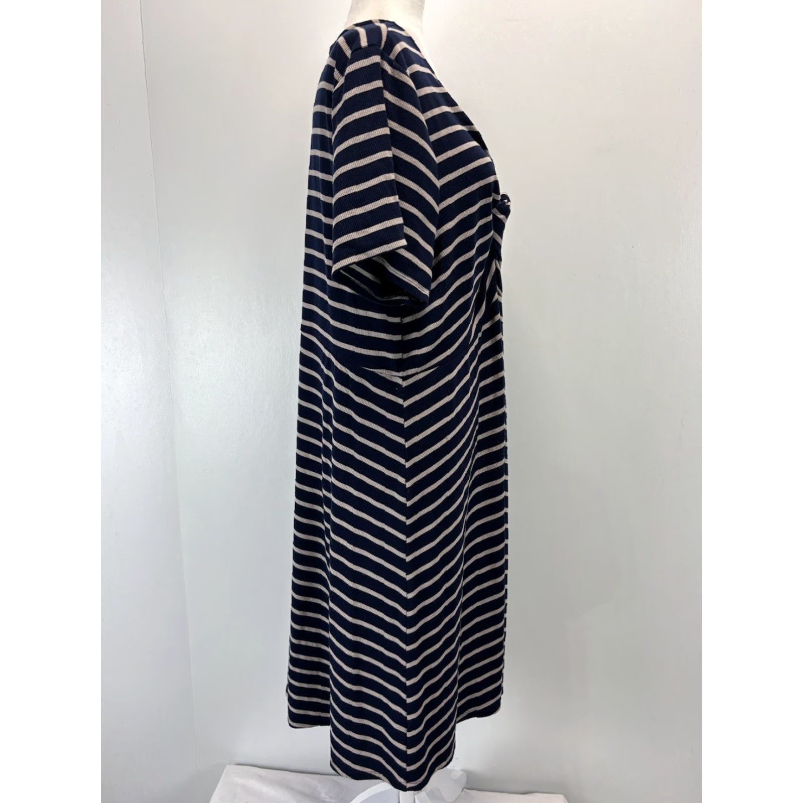 Torrid Torrid Twist Front Knit Skater Dress Sz 3X Plus Navy Taupe Striped Short Sleeve V-Neck Empire Waist Womens Size XXL / US 16-18 / IT 52-54 - 4 Thumbnail