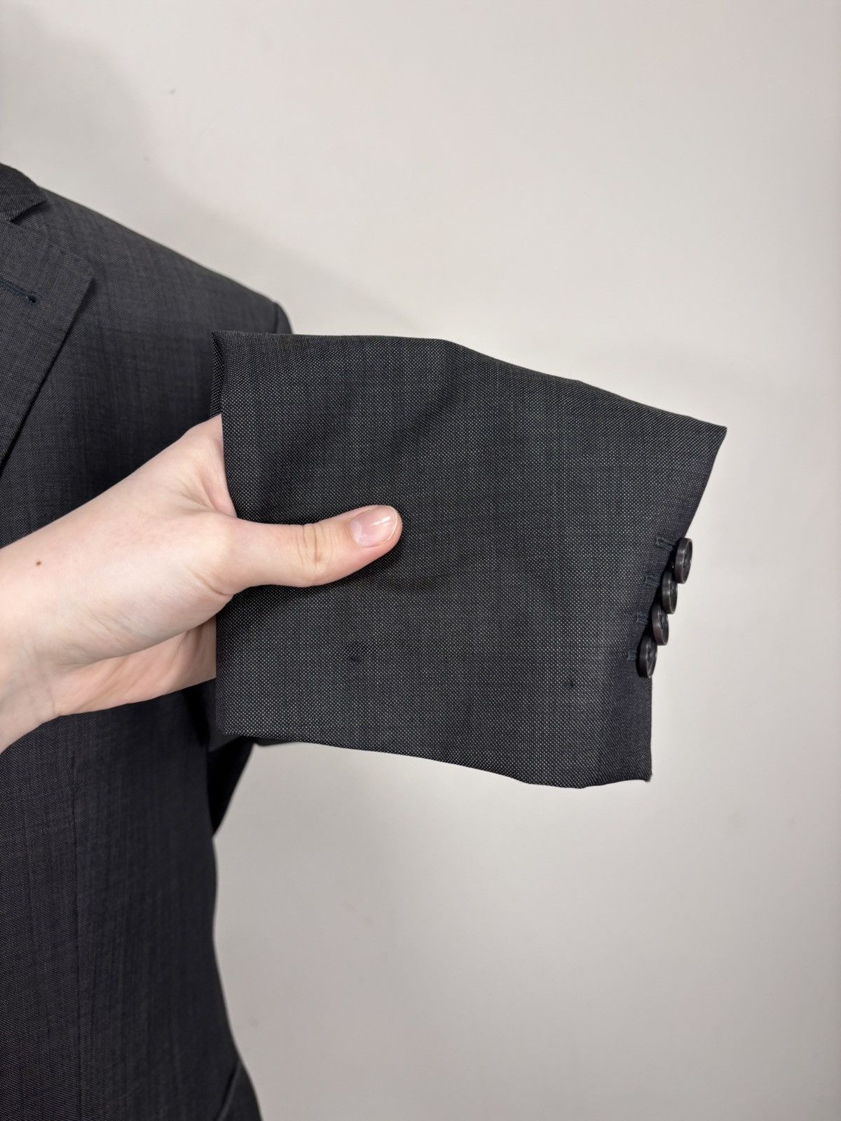 BENVENUTO. Benvenuto Fabrizio Men’s 2-Piece 4 Seasons Grey Wool Suit Size 42R - 7 Thumbnail