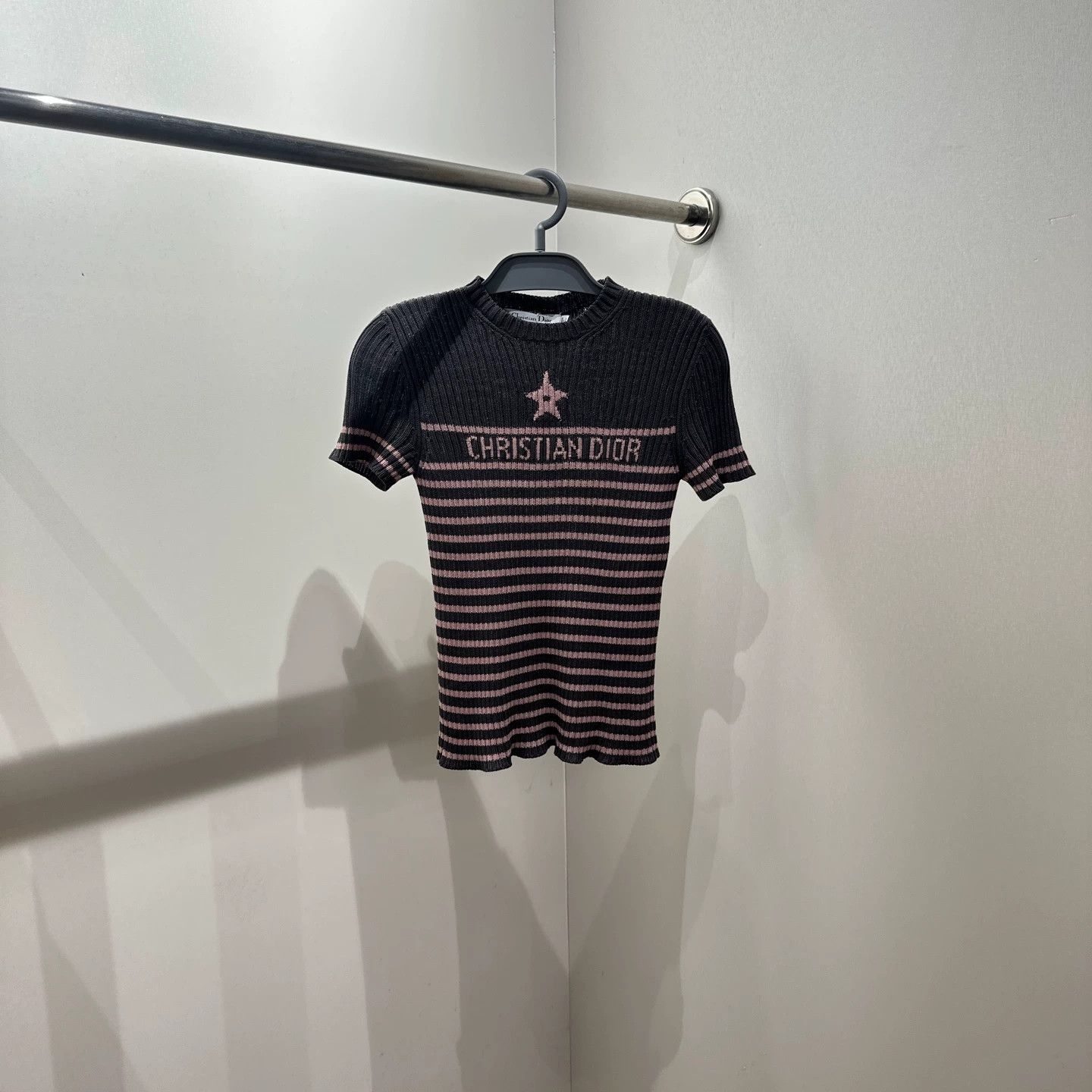 Christian Dior Monsieur Christian Dior apr246 Gray-Pink Star Knit Top 36 Size XS / US 0-2 / IT 36-38 - 1 Thumbnail