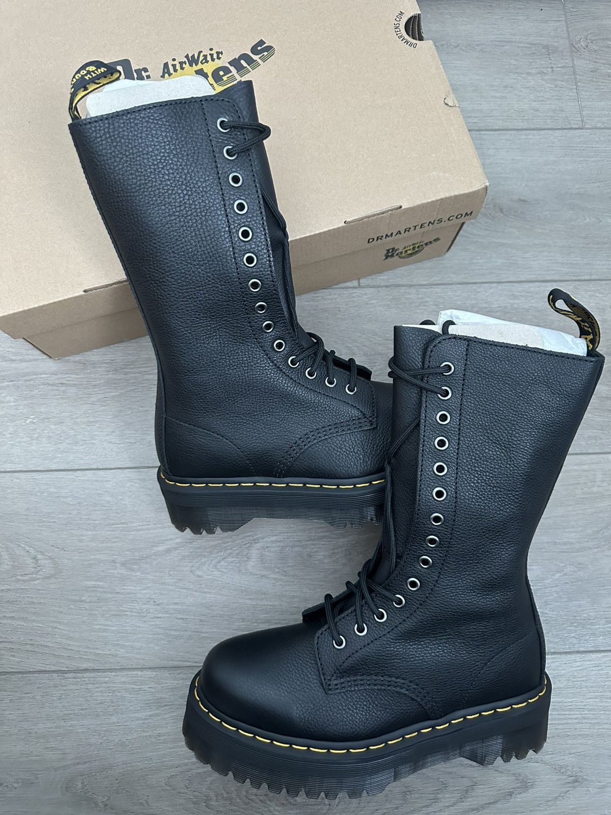 Dr martens 1B99 half calf platform boots black leather sz