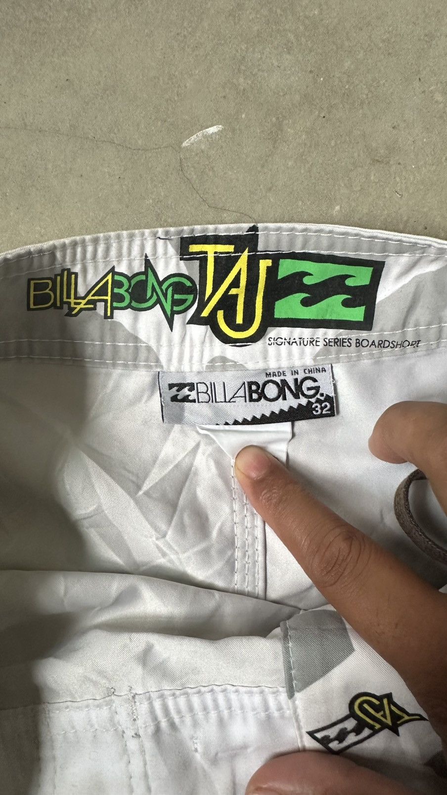 Billabong VINTAGE Y2K BILLABONG TAJ BURROW BOARDSHORT Size US 34 / EU 50 - 6 Thumbnail