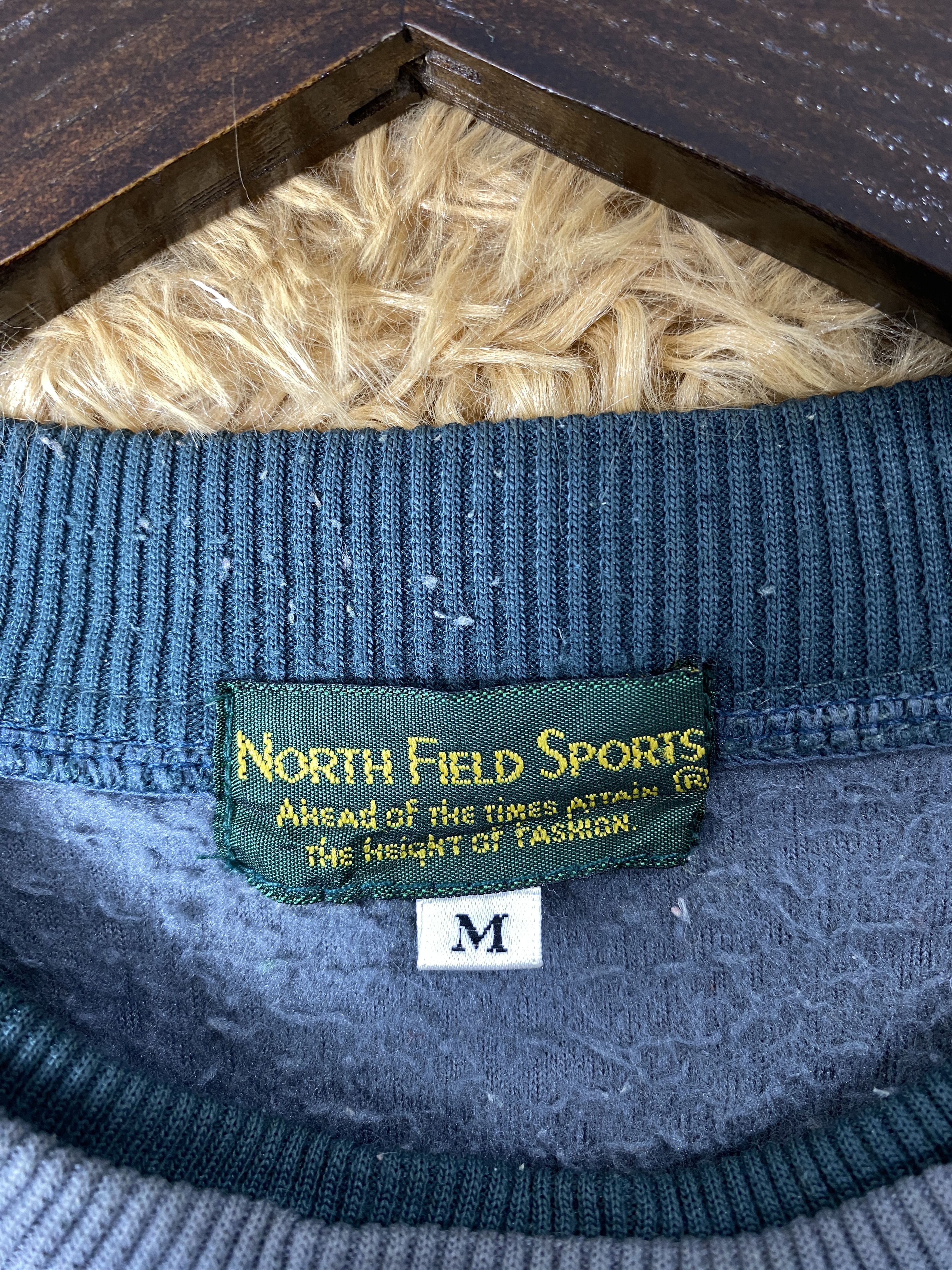 Vintage Vintage North Field Sport Sweatshirts J1982 Size US S / EU 44-46 / 1 - 8 Thumbnail
