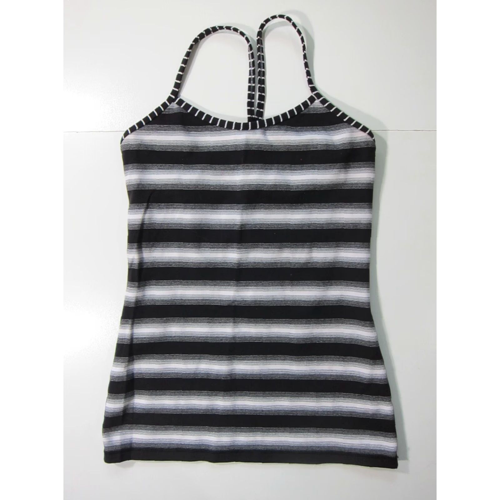 Lululemon VINTAGE Lululemon Black White Stretch Racerback Yoga Run Built In Bra Tank Top Women S Size S / US 4 / IT 40 - 5 Thumbnail