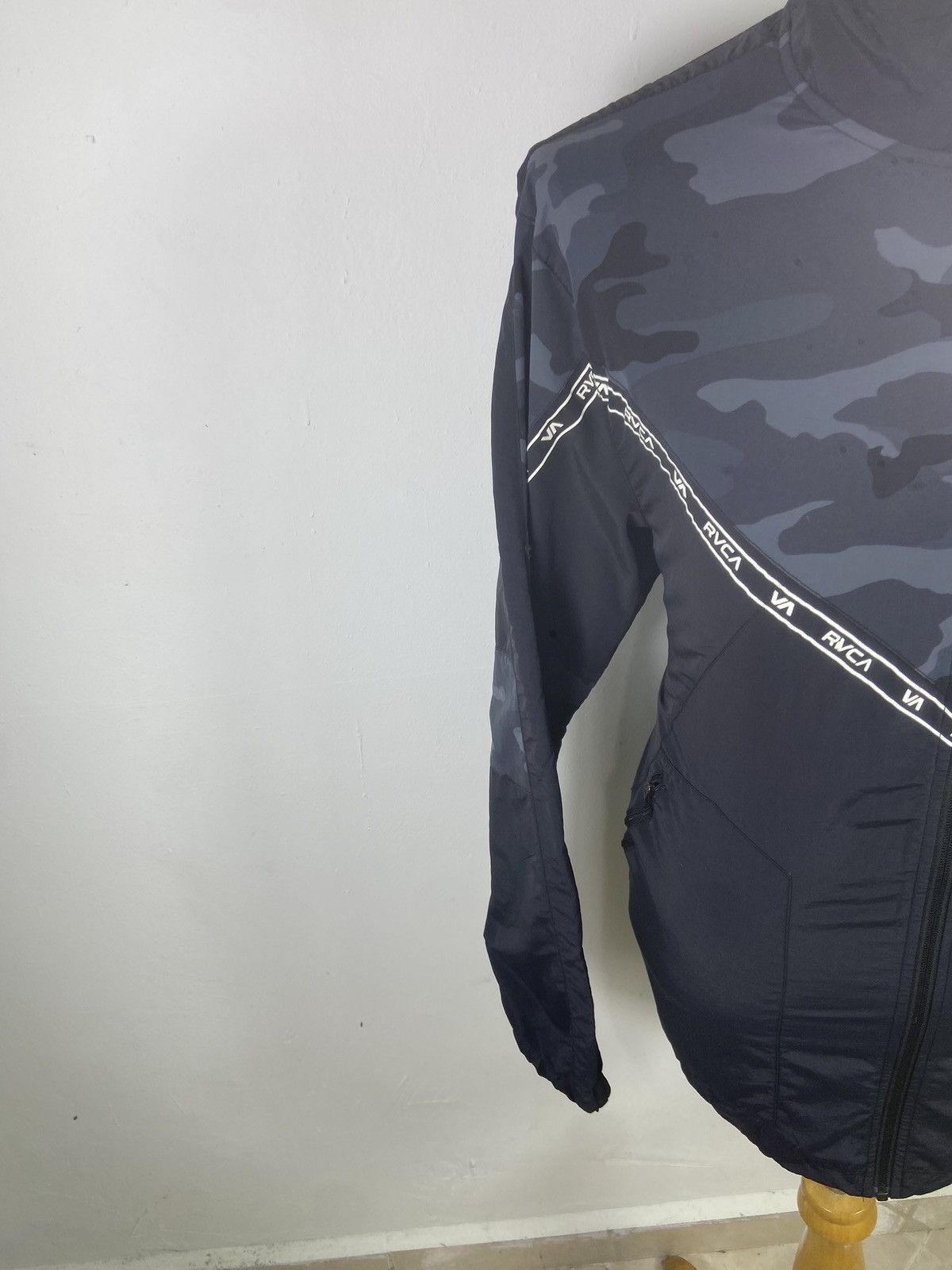 RVCA RVCA Light Jacket New With Tag Size US XL / EU 56 / 4 - 4 Thumbnail