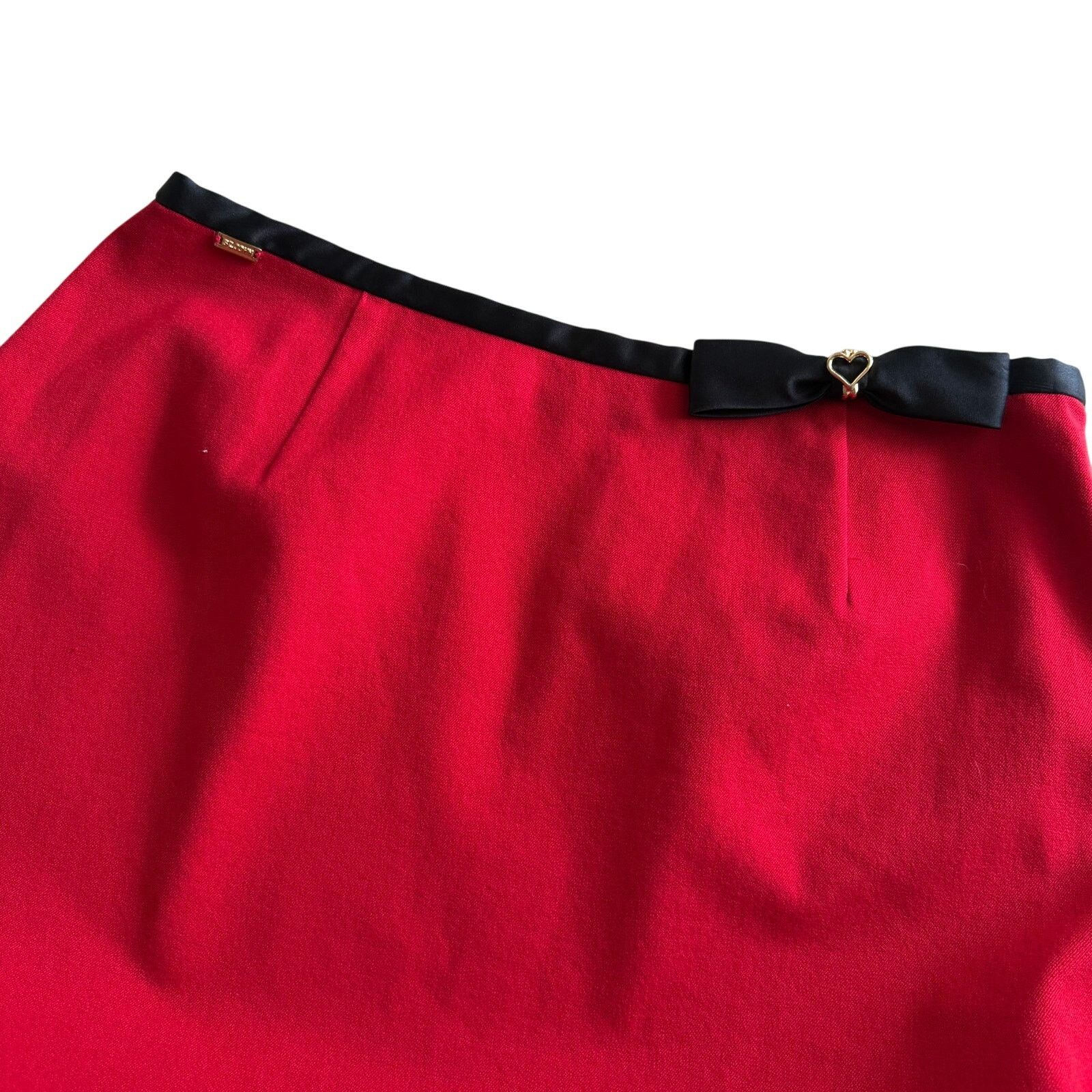 St. John Sport Red Skirt Black Bow Gold Heart Waistband 12