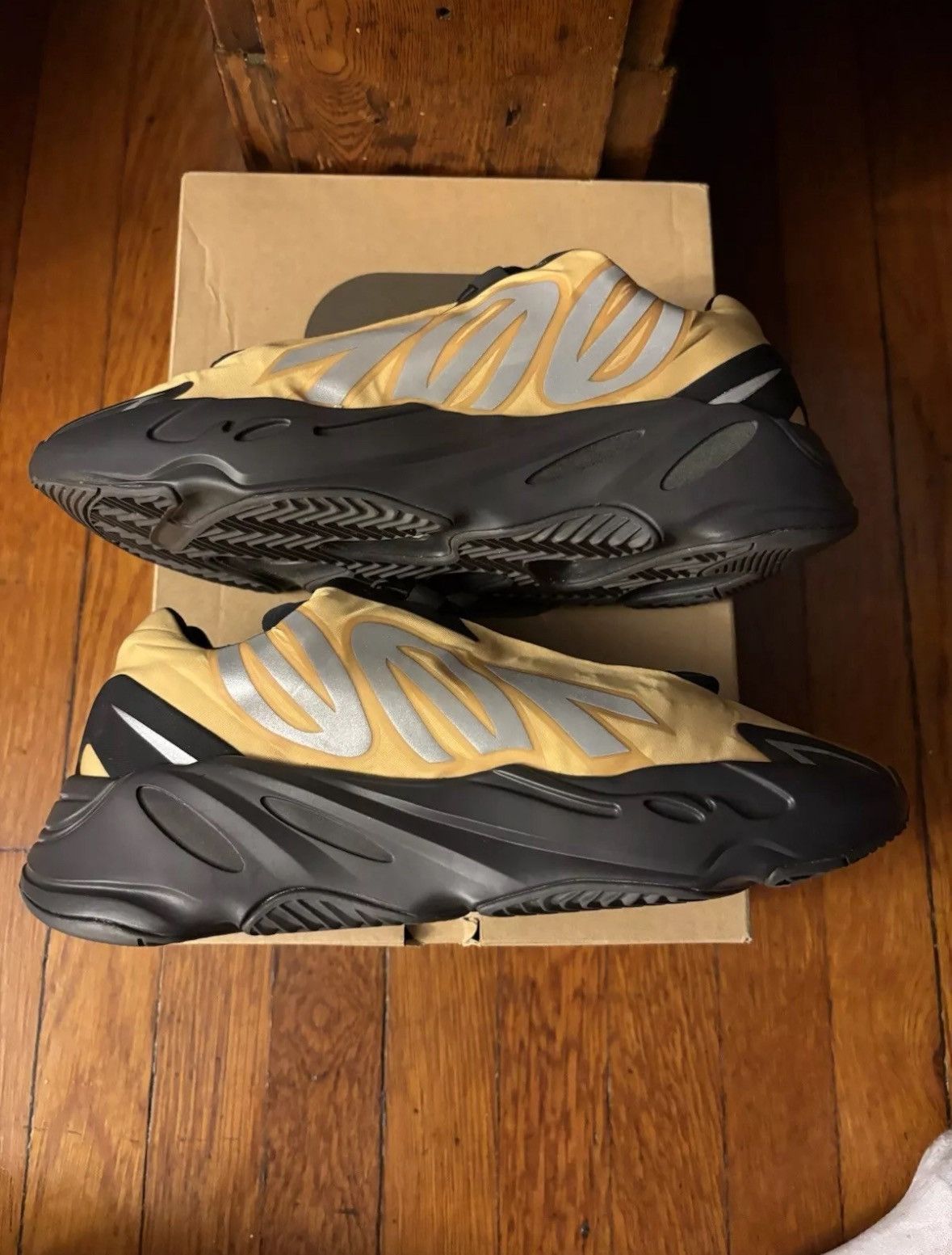Adidas Yeezy Boost 700 MNVN Honey Flux Size US 9.5 / EU 42-43 - 6 Thumbnail