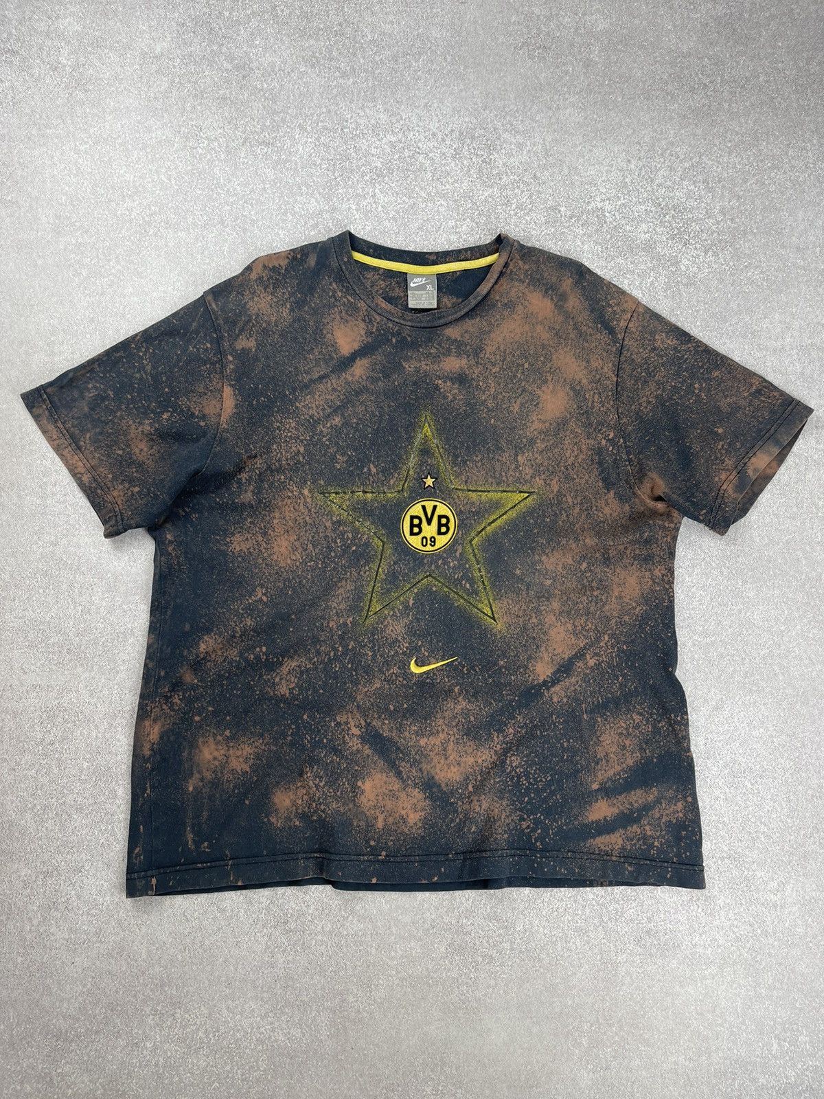 Nike Vintage Nike Custom Borussia Dortmund Soccer Jersey Shirt Size US XL / EU 56 / 4 - 1 Thumbnail
