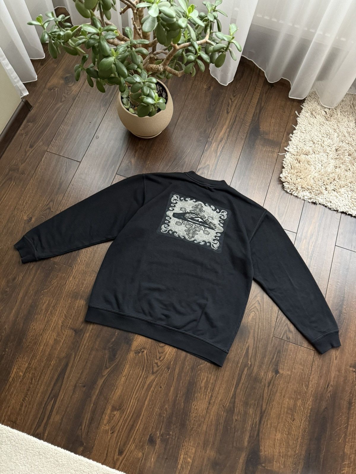 Vintage Quicksilver Y2K Style Surf Skate Sweatshirt Size L