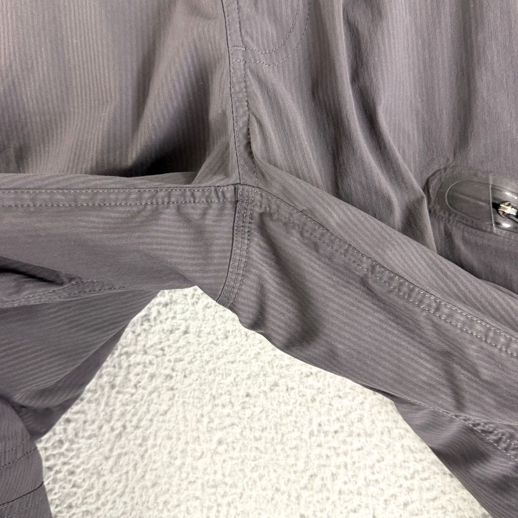 Lululemon Lululemon Mens Small Grey Striped Cargo Straight Leg Activewear Pants Size US 29 - 4 Thumbnail