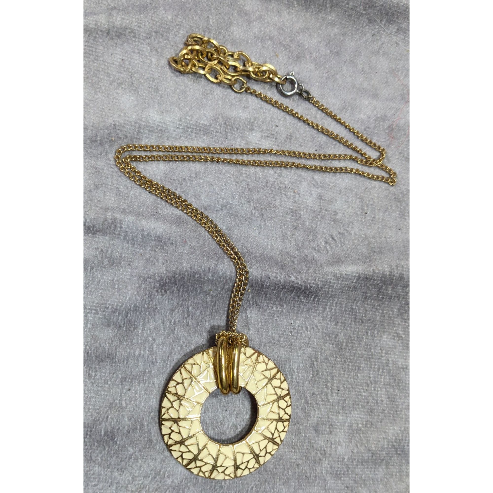 Other Geometric Cream And Gold Tone Open Disc Pendant Necklace Size ONE SIZE - 5 Thumbnail