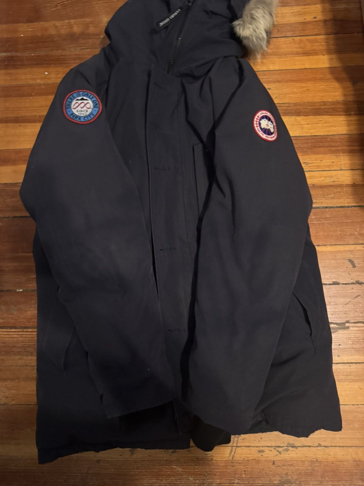 Canada Goose Canada goose jacket size xl with special badge Size US XL / EU 56 / 4 - 1 Thumbnail