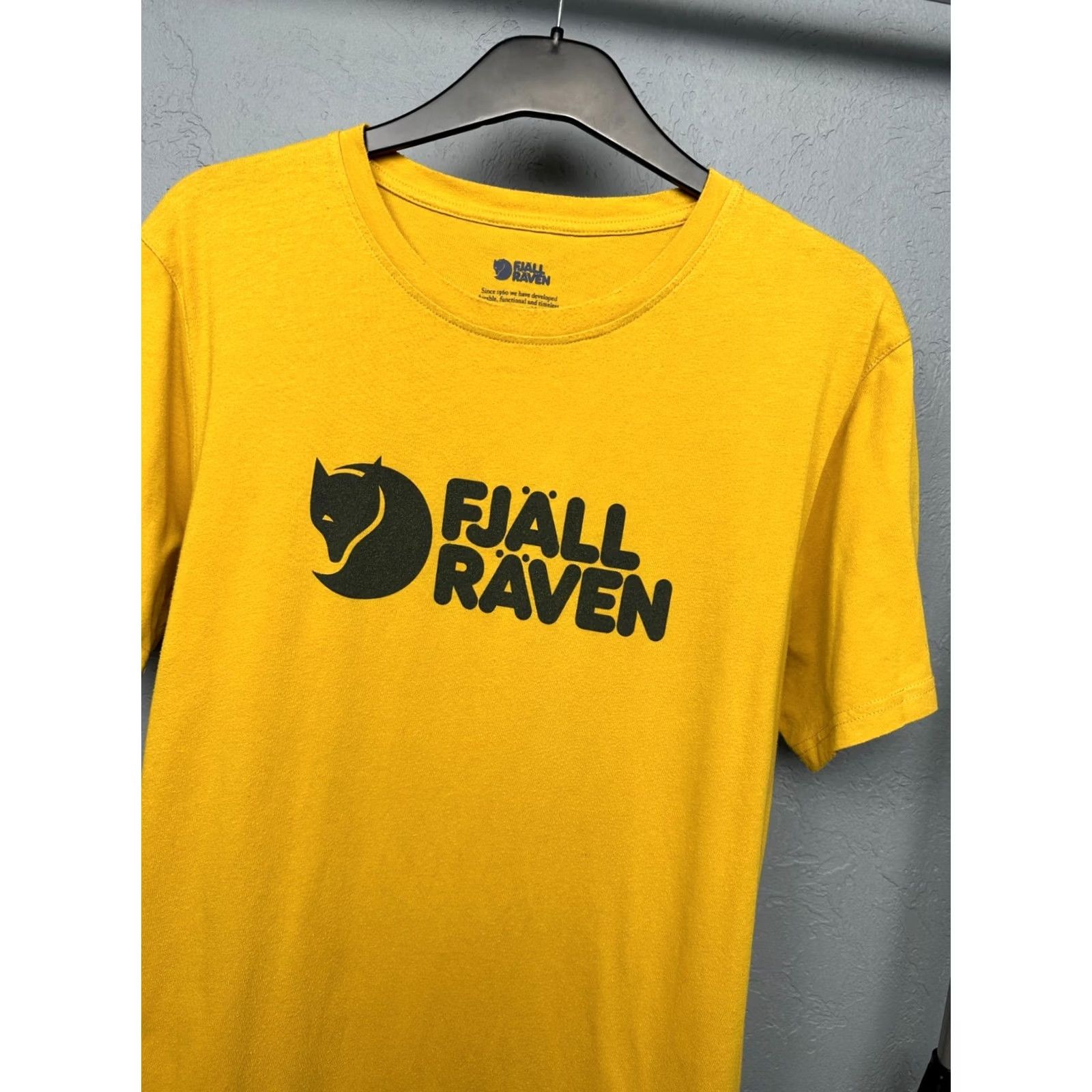 Vintage Fjallraven Mens T-Shirt Crew Neck Big Logo Size L Yellow Short Sleeve Cotton Graphic Print Outdoor Mens Size US L / EU 52-54 / 3 - 2 Thumbnail