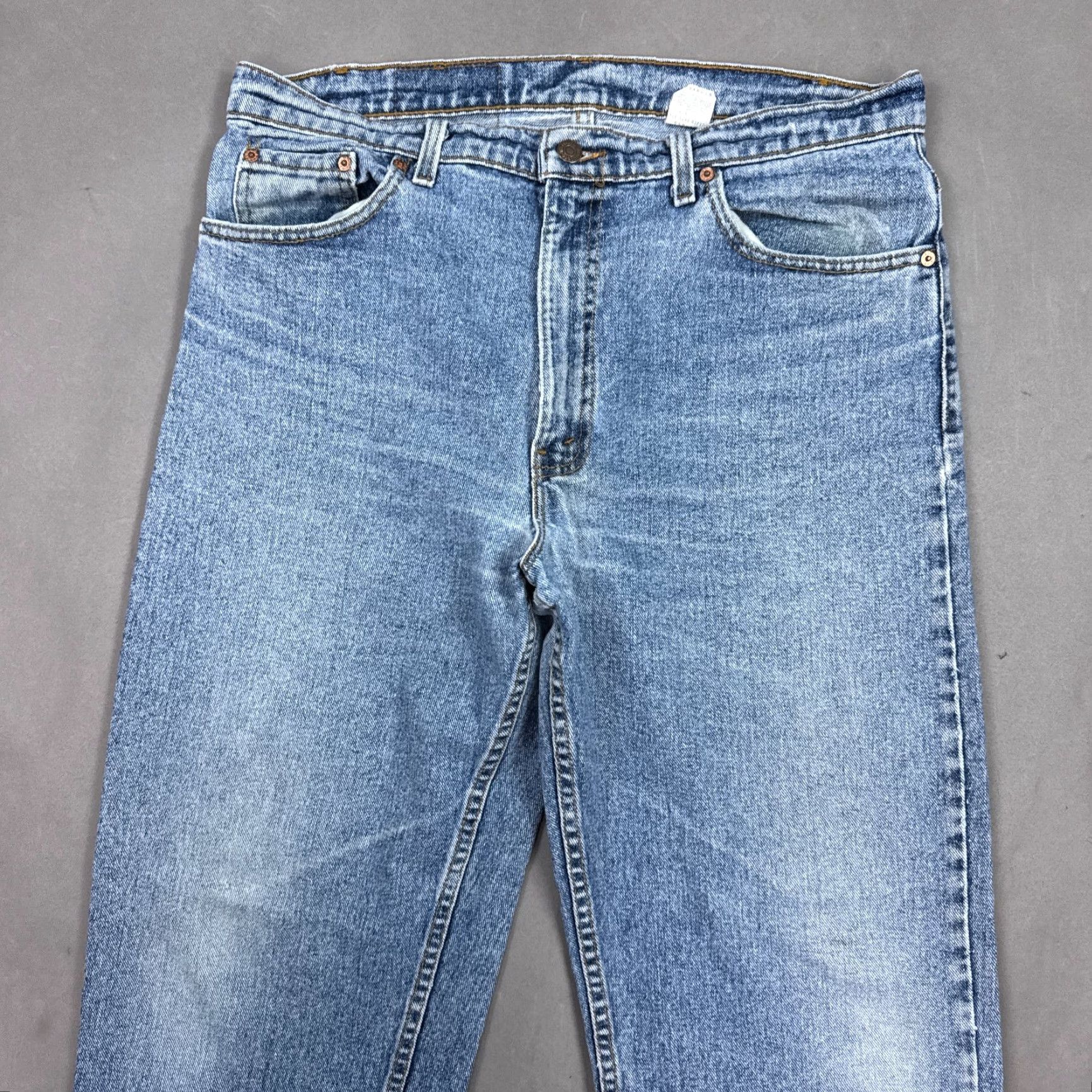 Levi's VINTAGE Levi's Jeans Mens 36x30 Blue 90s Denim Distressed 550 38x30 Levis 500 Series 5-Pocket Mens Jeans Size US 38 / EU 54 - 2 Thumbnail