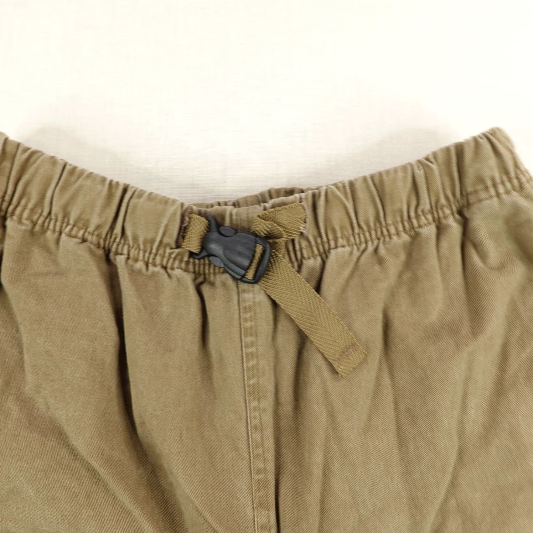 Marlboro VINTAGE Marlboro Shorts Mens Medium Brown Pleated Chino Belted Elastic Waist 90s Size US 29 - 2 Thumbnail
