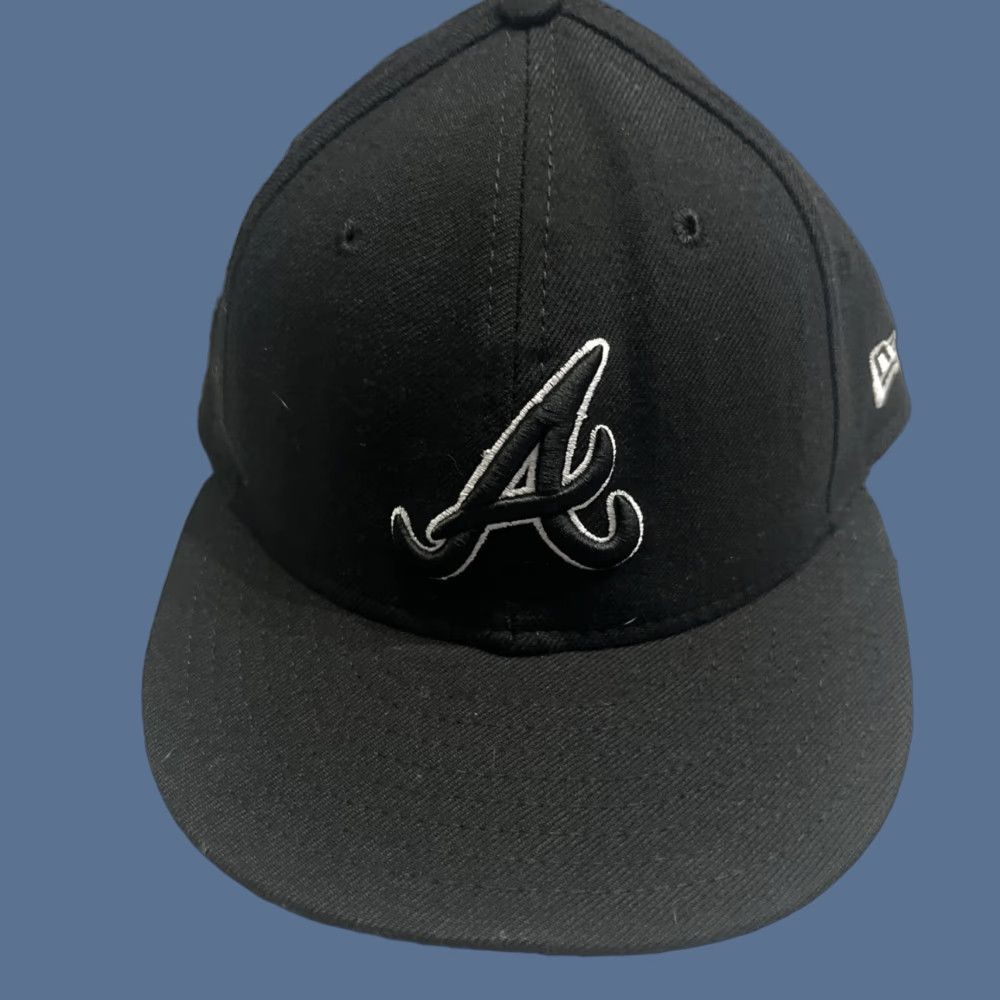 New Era New Era Atlanta Braves 59Fifty Hat Cap Black on Black Fitted 7 1/8 Size ONE SIZE - 1 Thumbnail