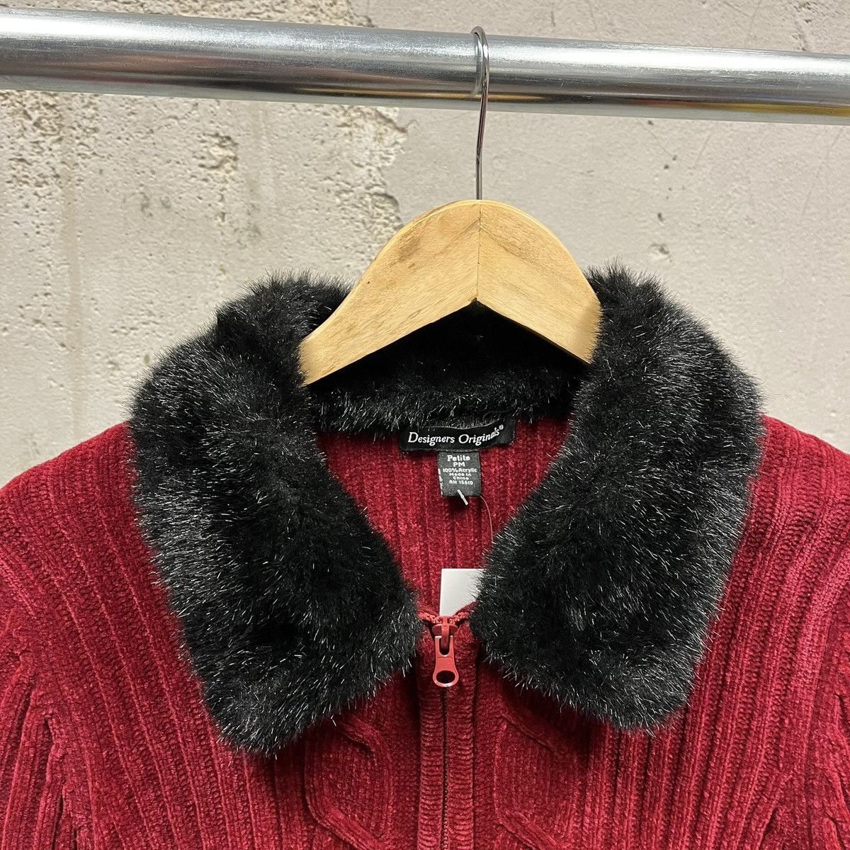 Vintage Vintage Y2K Red Black Faux Fur Trim Full Zip Chenille Jacket Size M / US 6-8 / IT 42-44 - 4 Thumbnail