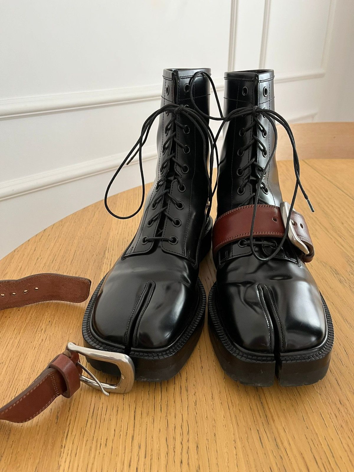 Maison Margiela Maison Marhiela Split Toe Tabi Boots with Buckle Size US 10 / IT 40 - 3 Thumbnail