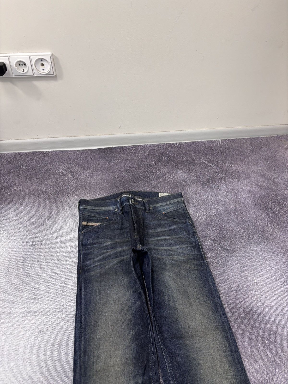 Diesel Diesel Belther NWT Men’s Regular Slim Tapered Denim Jeans Size US 27 - 4 Thumbnail